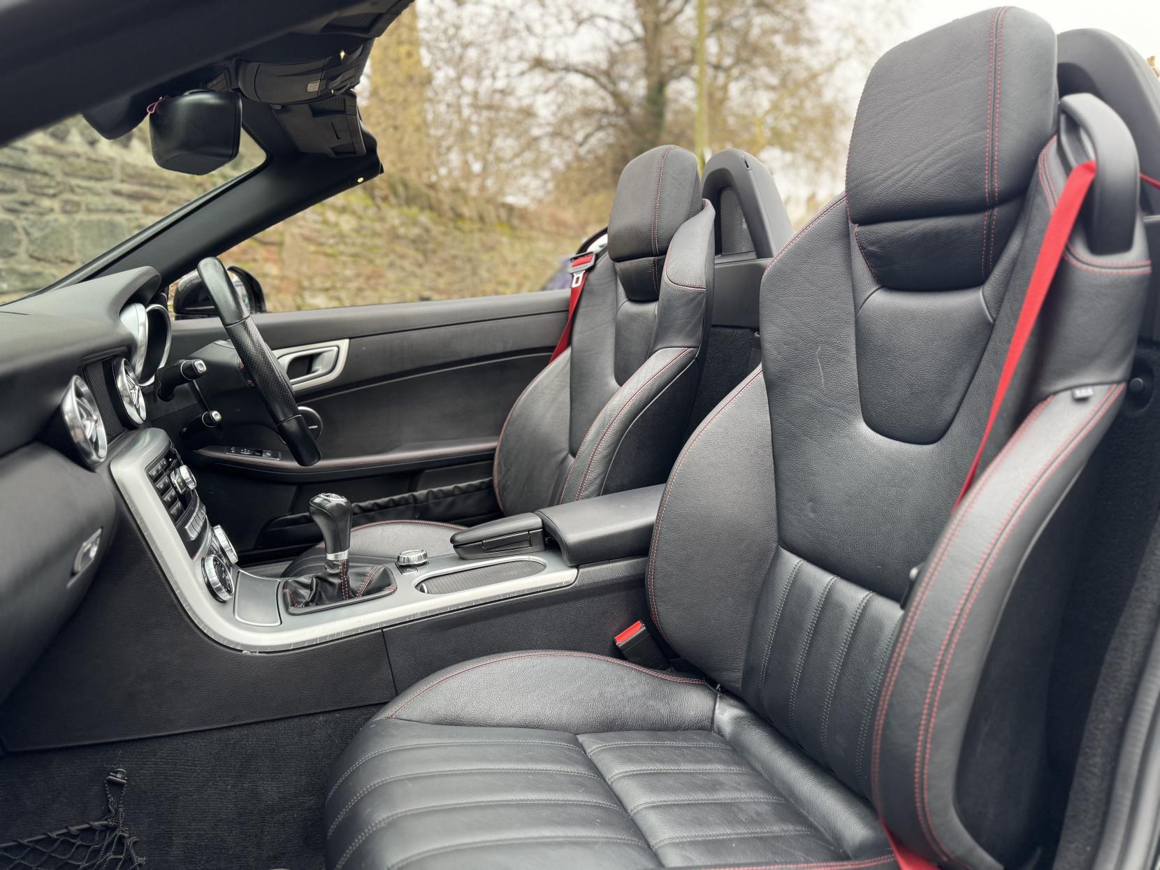 Mercedes-Benz SLK 2.0 SLK200 AMG Sport Convertible 2dr Petrol Manual Euro 6 (s/s) (184 ps)