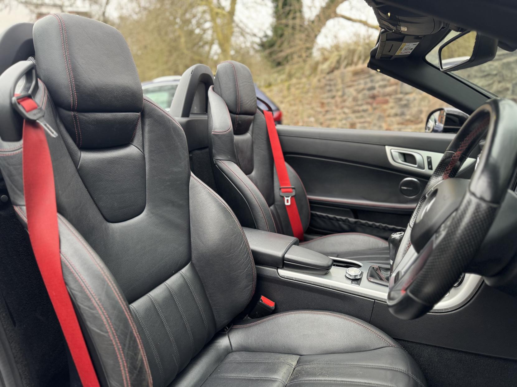 Mercedes-Benz SLK 2.0 SLK200 AMG Sport Convertible 2dr Petrol Manual Euro 6 (s/s) (184 ps)