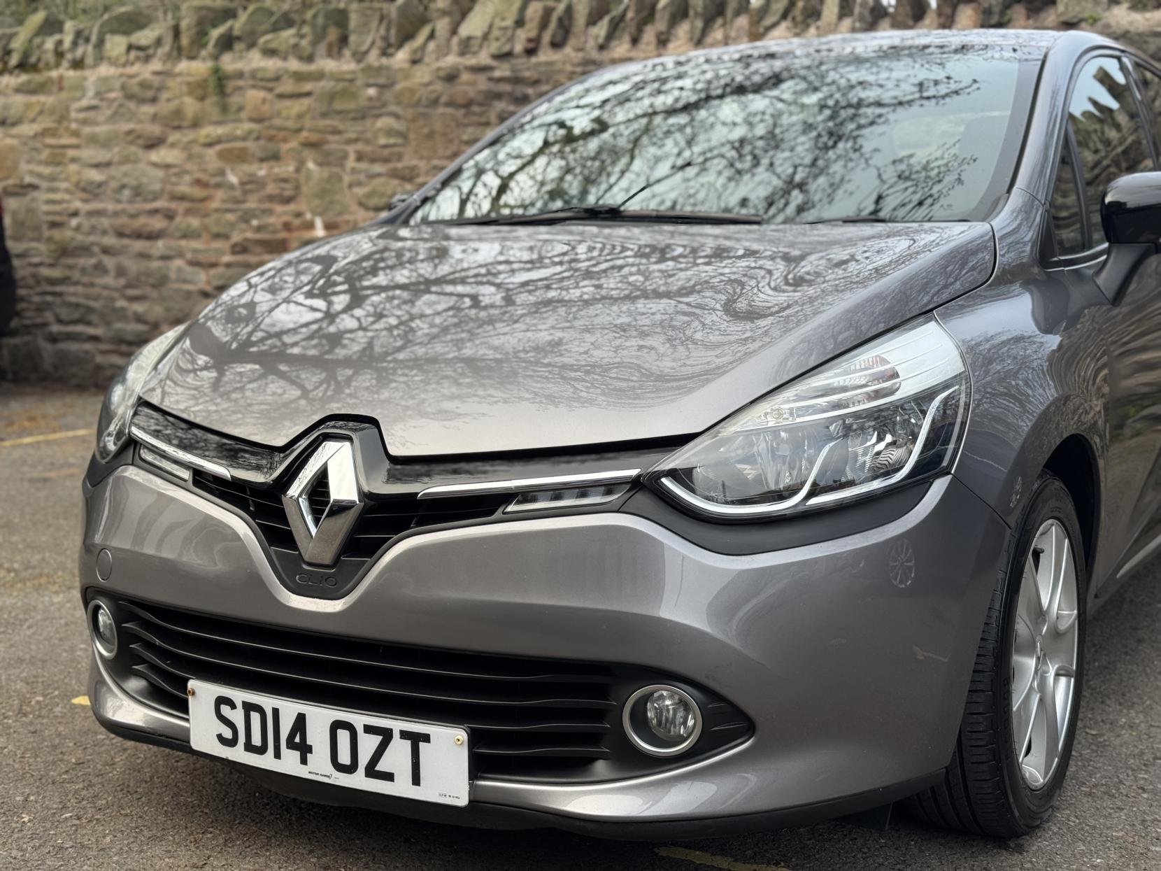 Renault Clio 1.2 16V Dynamique MediaNav Hatchback 5dr Petrol Manual Euro 5 (75 ps)