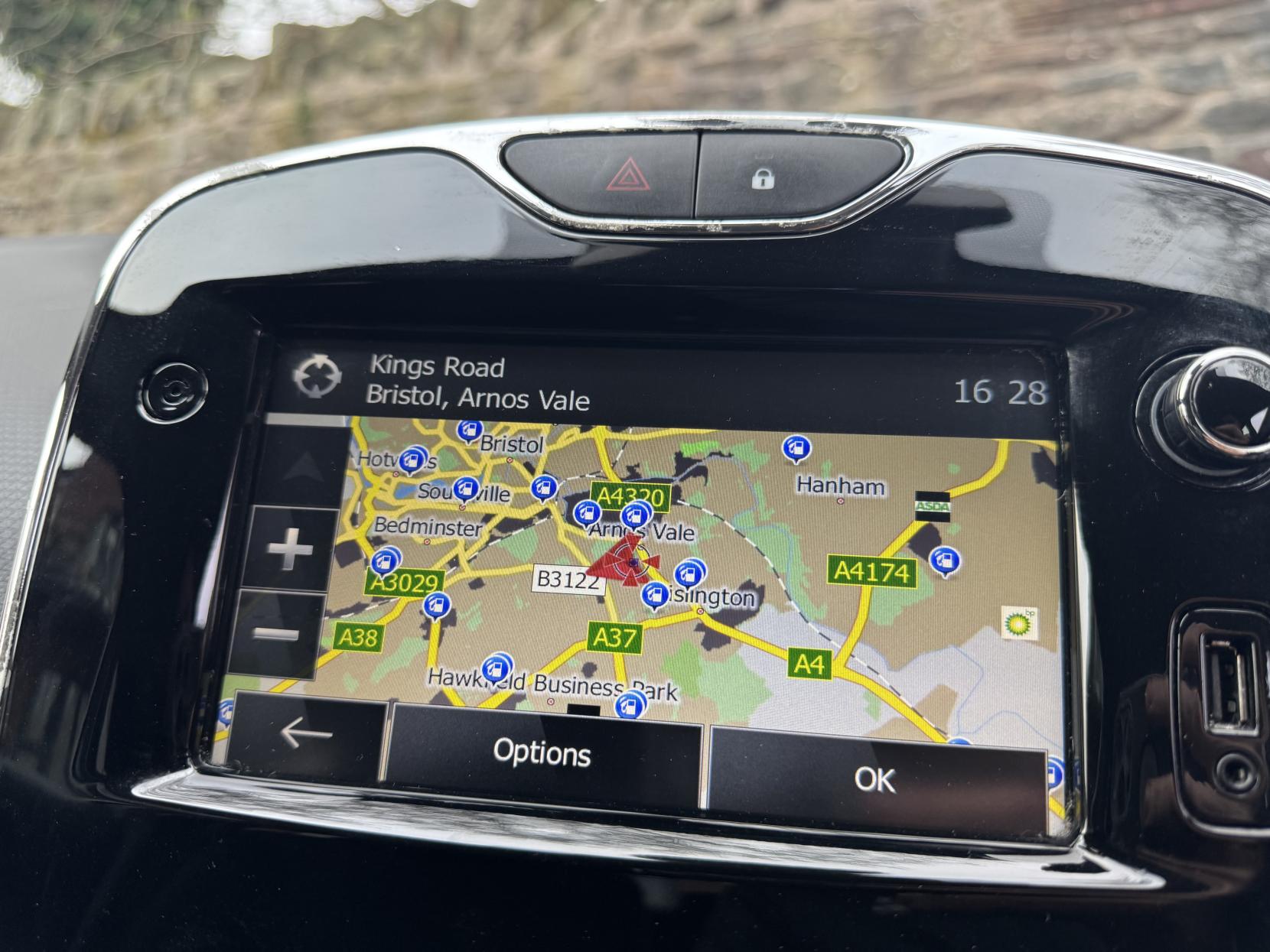 Renault Clio 1.2 16V Dynamique MediaNav Hatchback 5dr Petrol Manual Euro 5 (75 ps)