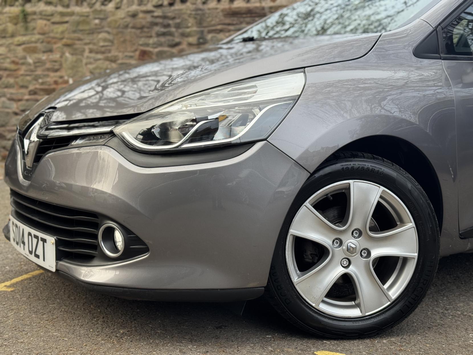 Renault Clio 1.2 16V Dynamique MediaNav Hatchback 5dr Petrol Manual Euro 5 (75 ps)