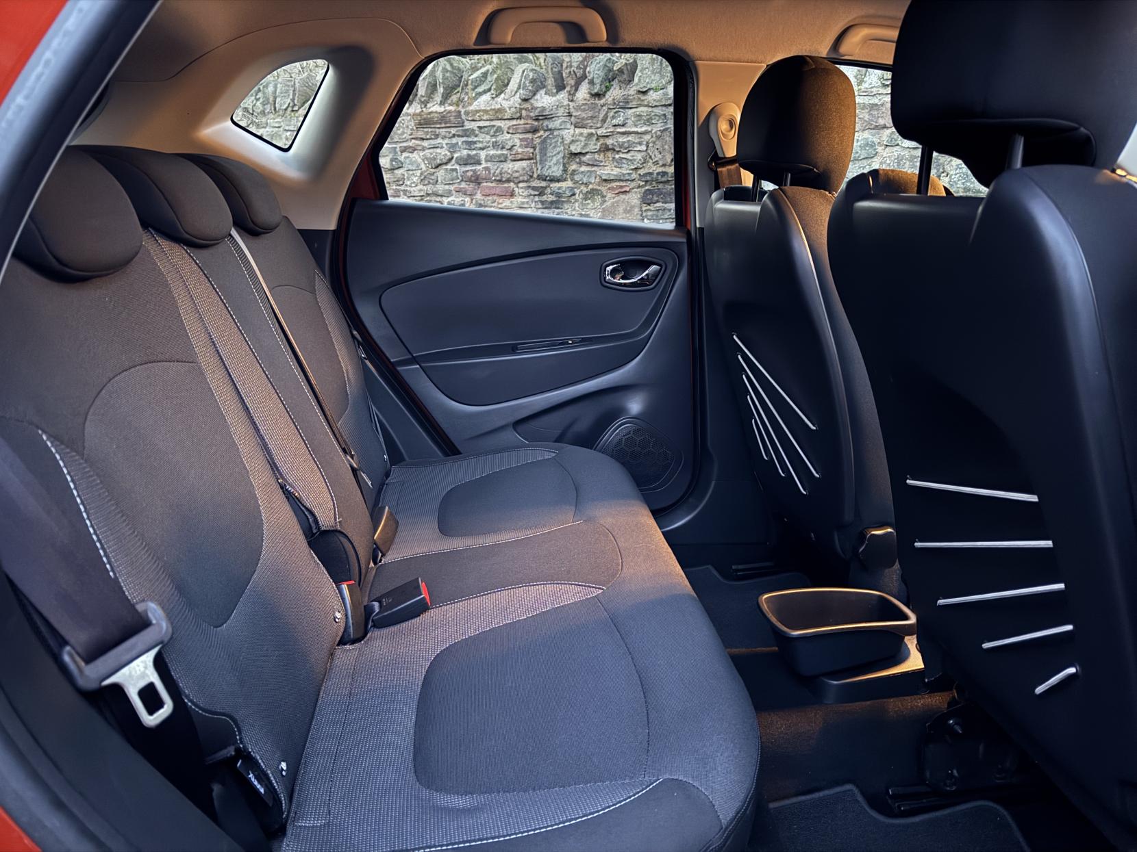 Renault Captur 0.9 TCe ENERGY Dynamique S MediaNav SUV 5dr Petrol Manual Euro 5 (s/s) (90 ps)