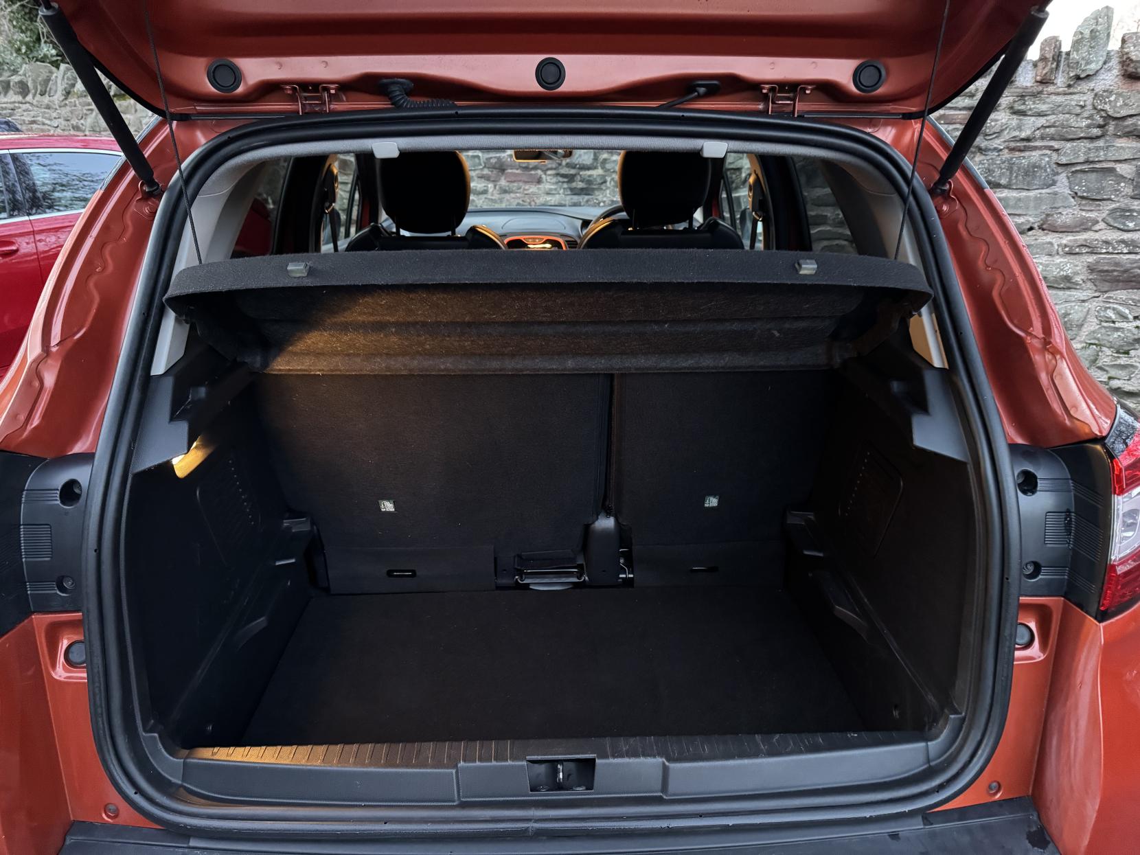 Renault Captur 0.9 TCe ENERGY Dynamique S MediaNav SUV 5dr Petrol Manual Euro 5 (s/s) (90 ps)