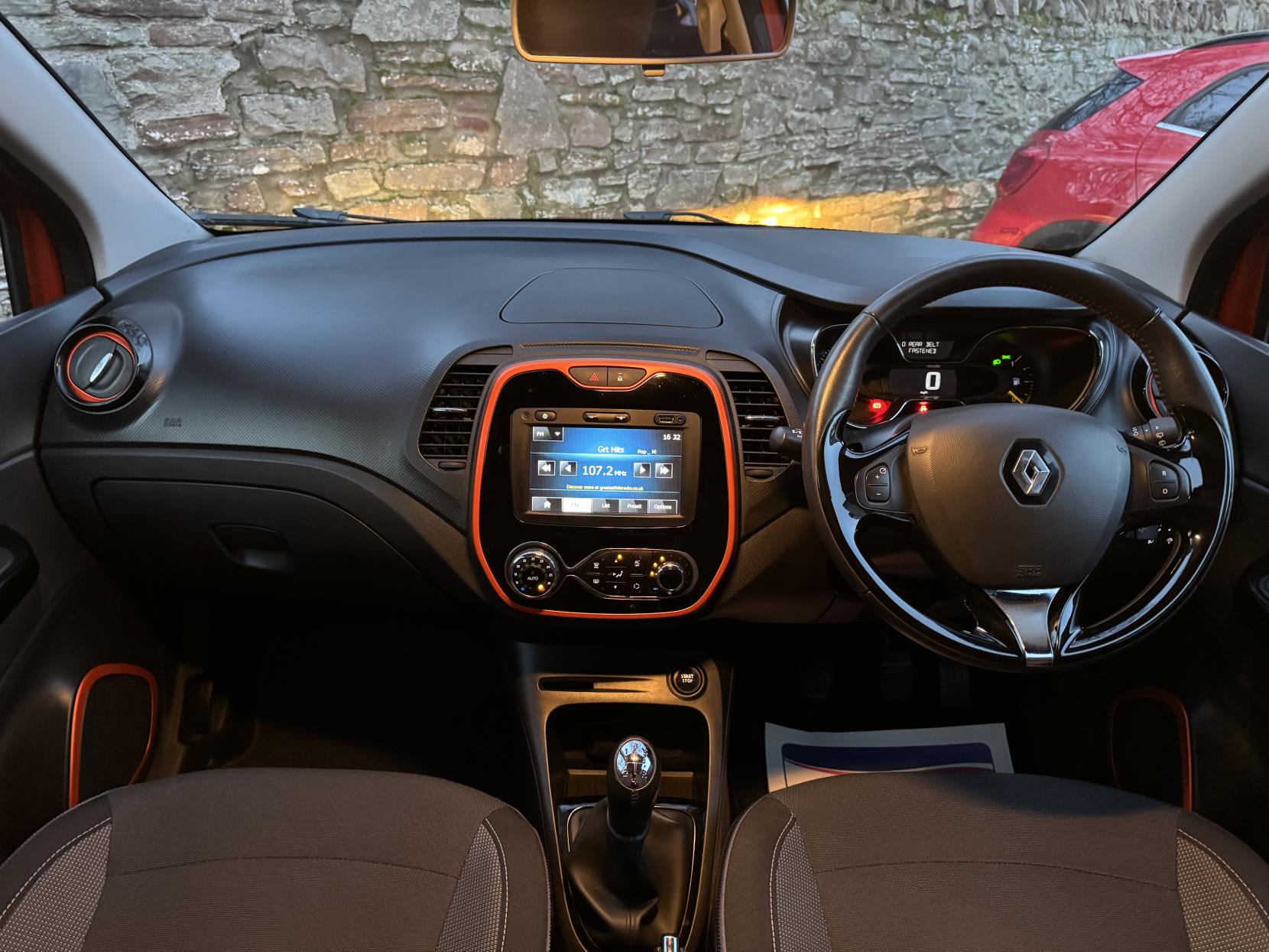 Renault Captur 0.9 TCe ENERGY Dynamique S MediaNav SUV 5dr Petrol Manual Euro 5 (s/s) (90 ps)