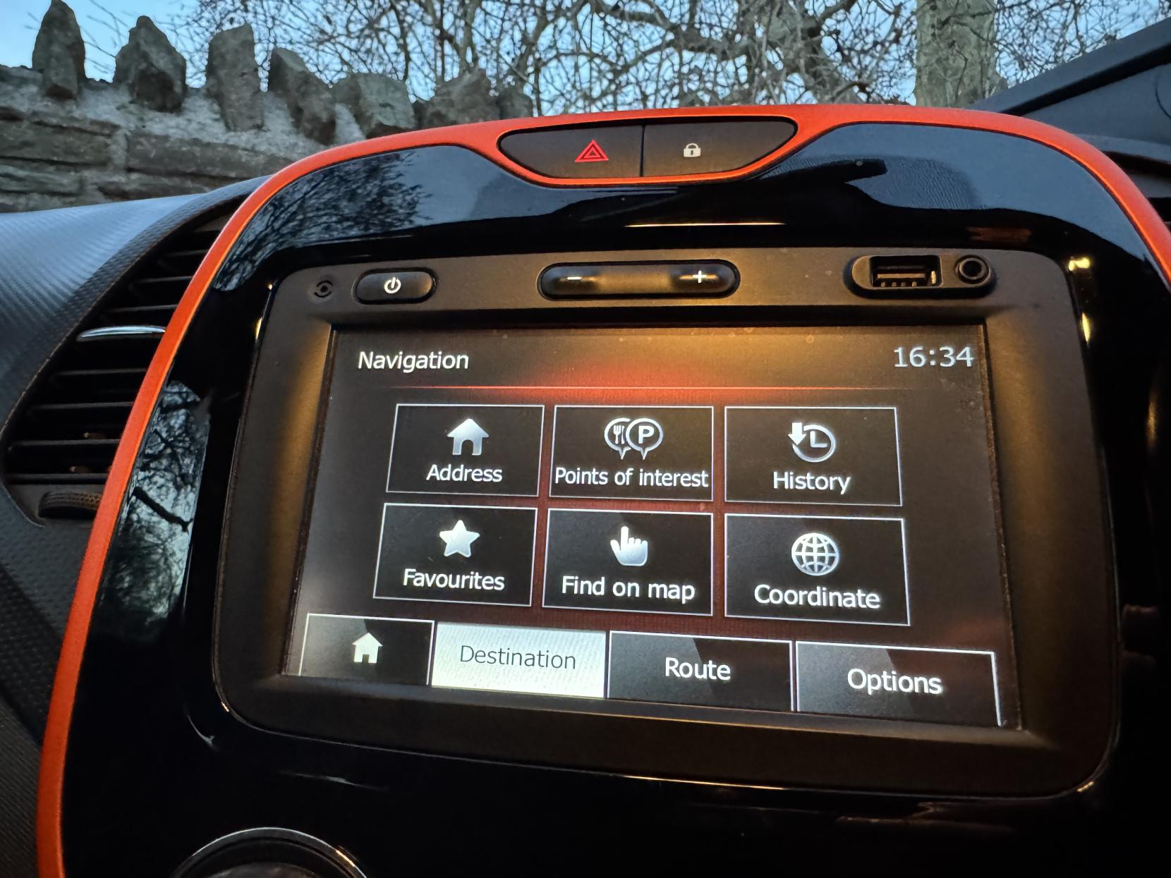 Renault Captur 0.9 TCe ENERGY Dynamique S MediaNav SUV 5dr Petrol Manual Euro 5 (s/s) (90 ps)