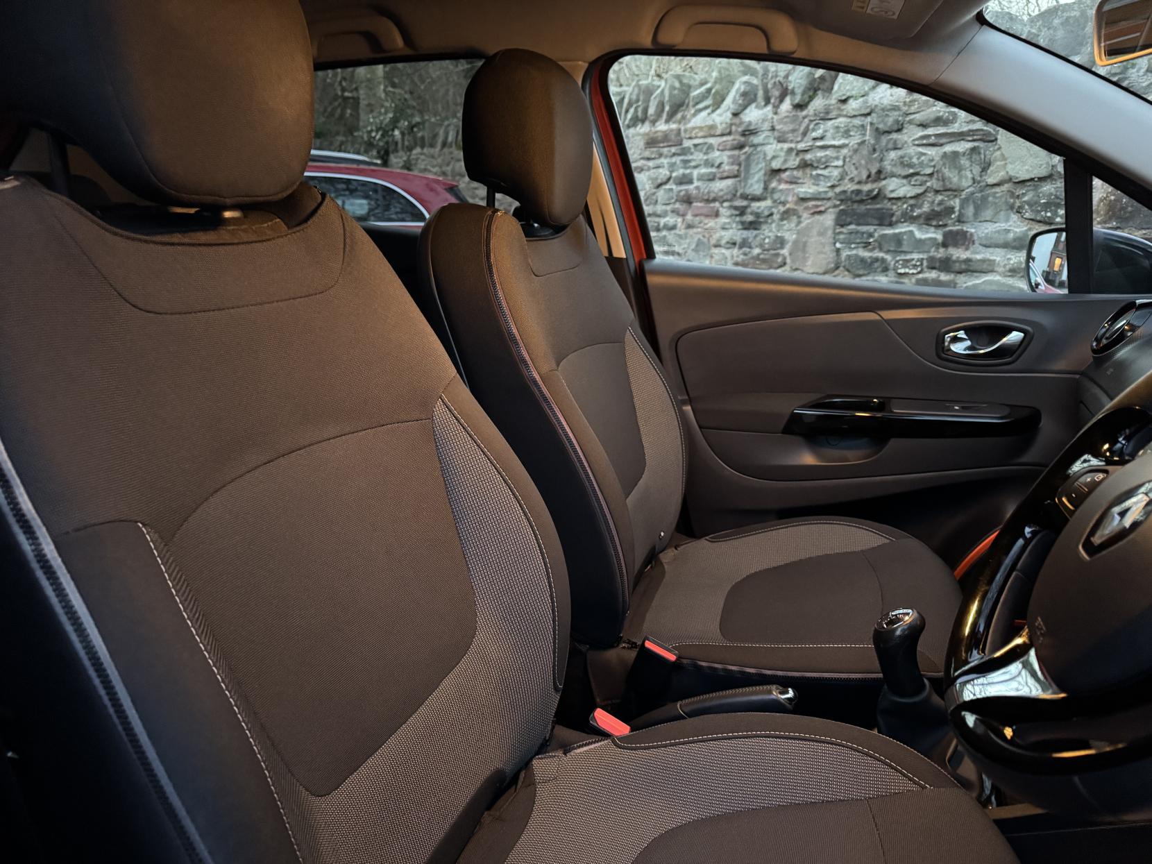 Renault Captur 0.9 TCe ENERGY Dynamique S MediaNav SUV 5dr Petrol Manual Euro 5 (s/s) (90 ps)