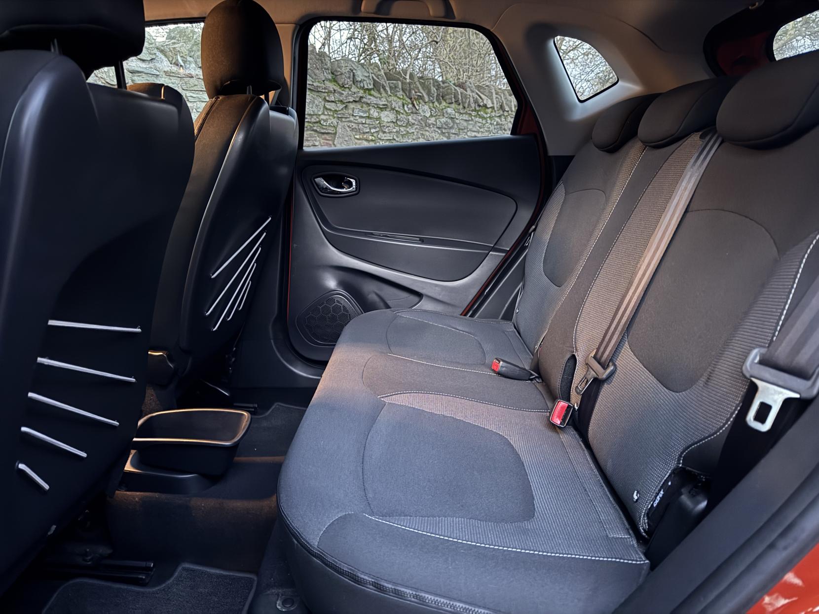 Renault Captur 0.9 TCe ENERGY Dynamique S MediaNav SUV 5dr Petrol Manual Euro 5 (s/s) (90 ps)