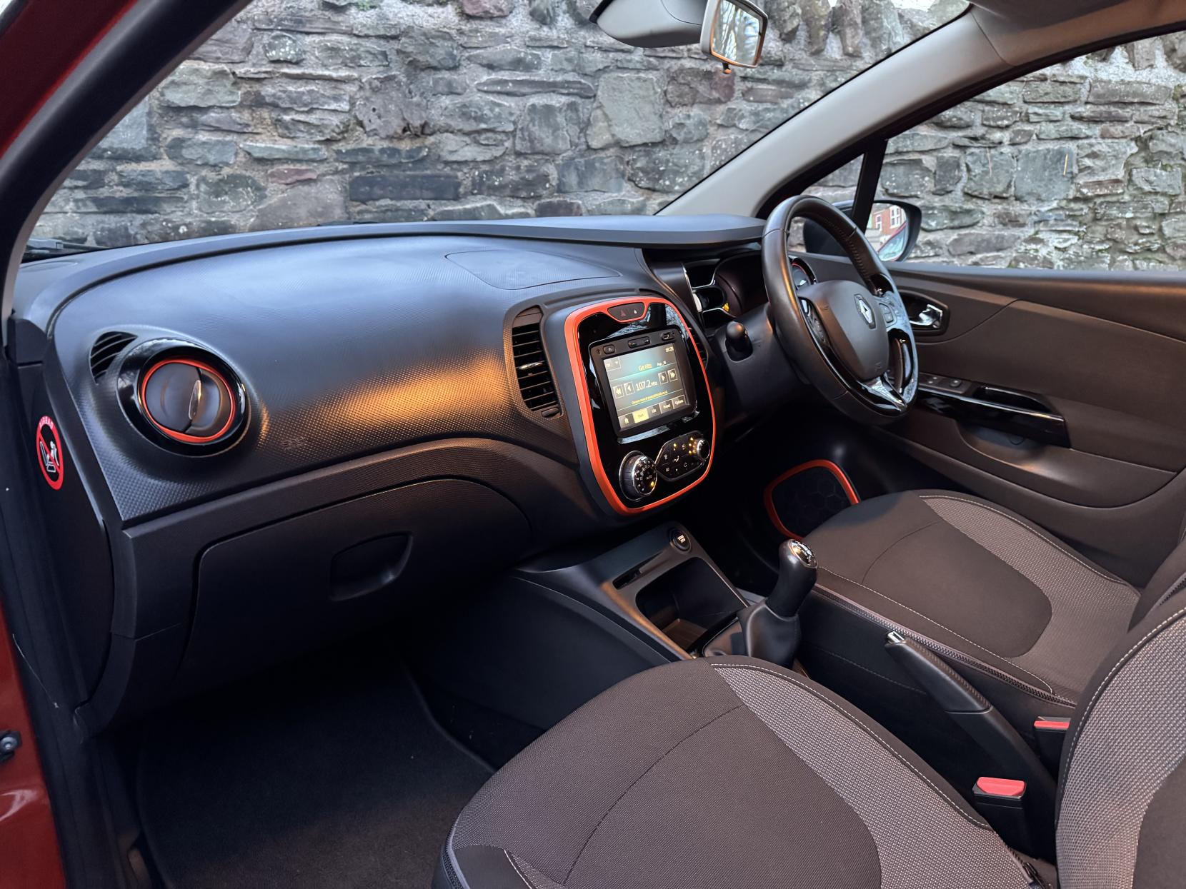 Renault Captur 0.9 TCe ENERGY Dynamique S MediaNav SUV 5dr Petrol Manual Euro 5 (s/s) (90 ps)