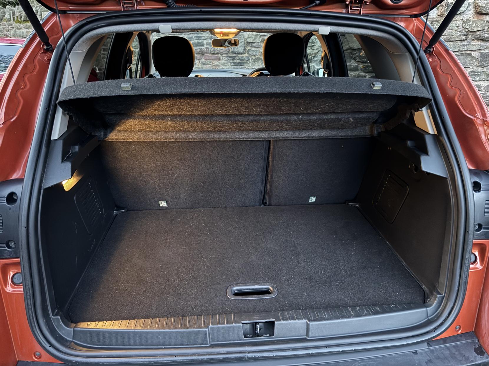 Renault Captur 0.9 TCe ENERGY Dynamique S MediaNav SUV 5dr Petrol Manual Euro 5 (s/s) (90 ps)