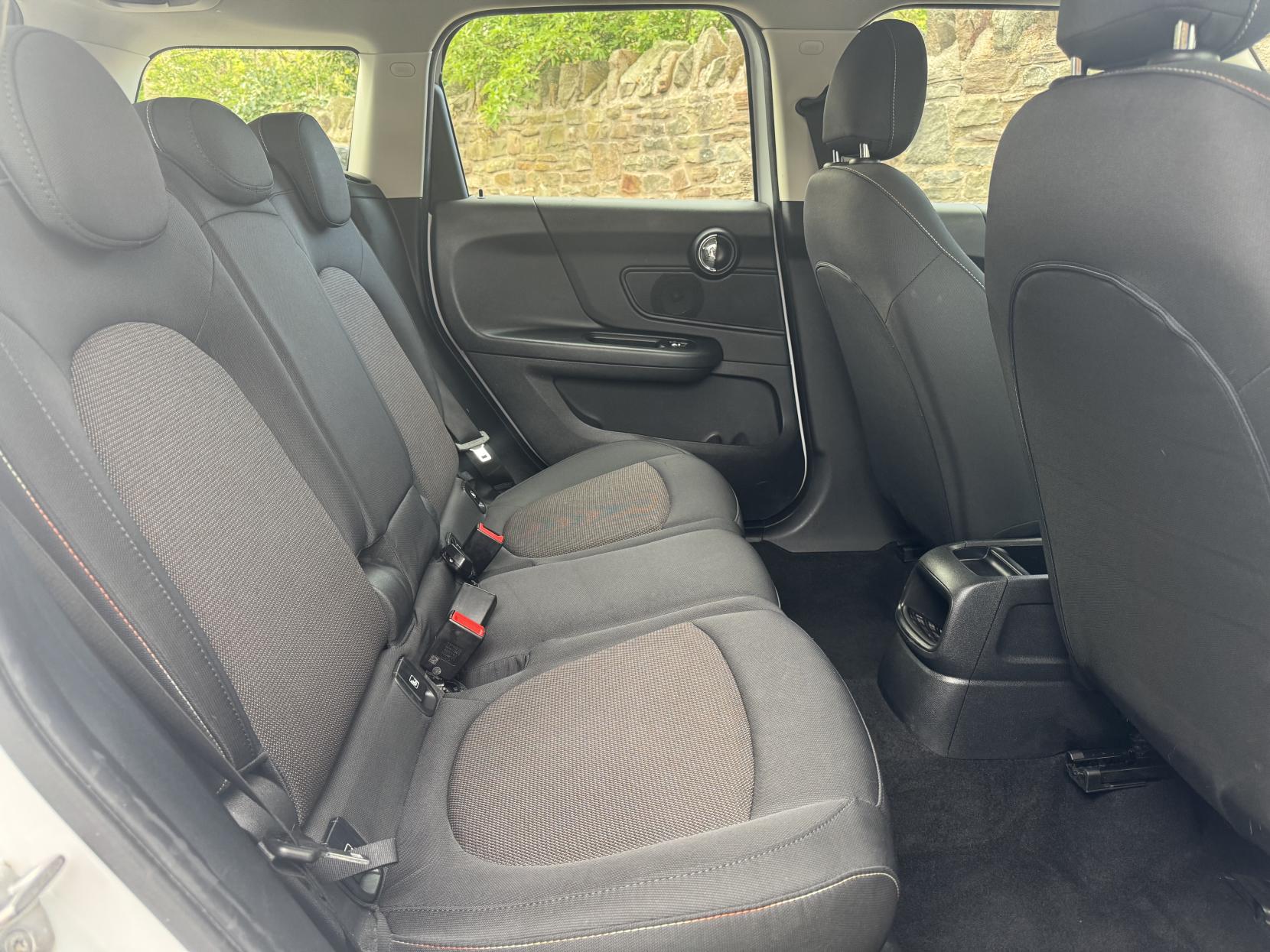 MINI Countryman 2.0 Cooper D SUV 5dr Diesel Auto Euro 6 (s/s) (150 ps)