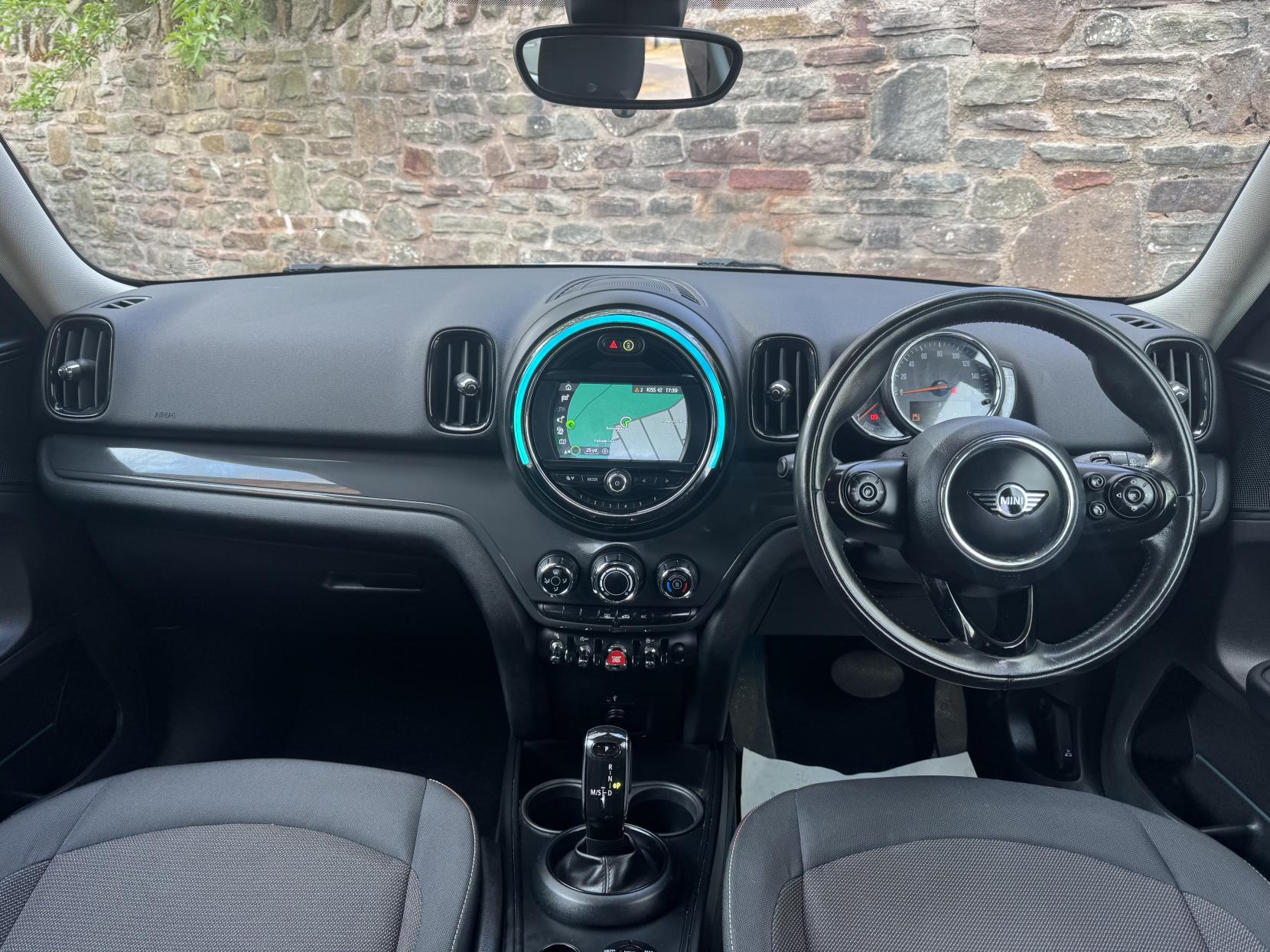 MINI Countryman 2.0 Cooper D SUV 5dr Diesel Auto Euro 6 (s/s) (150 ps)