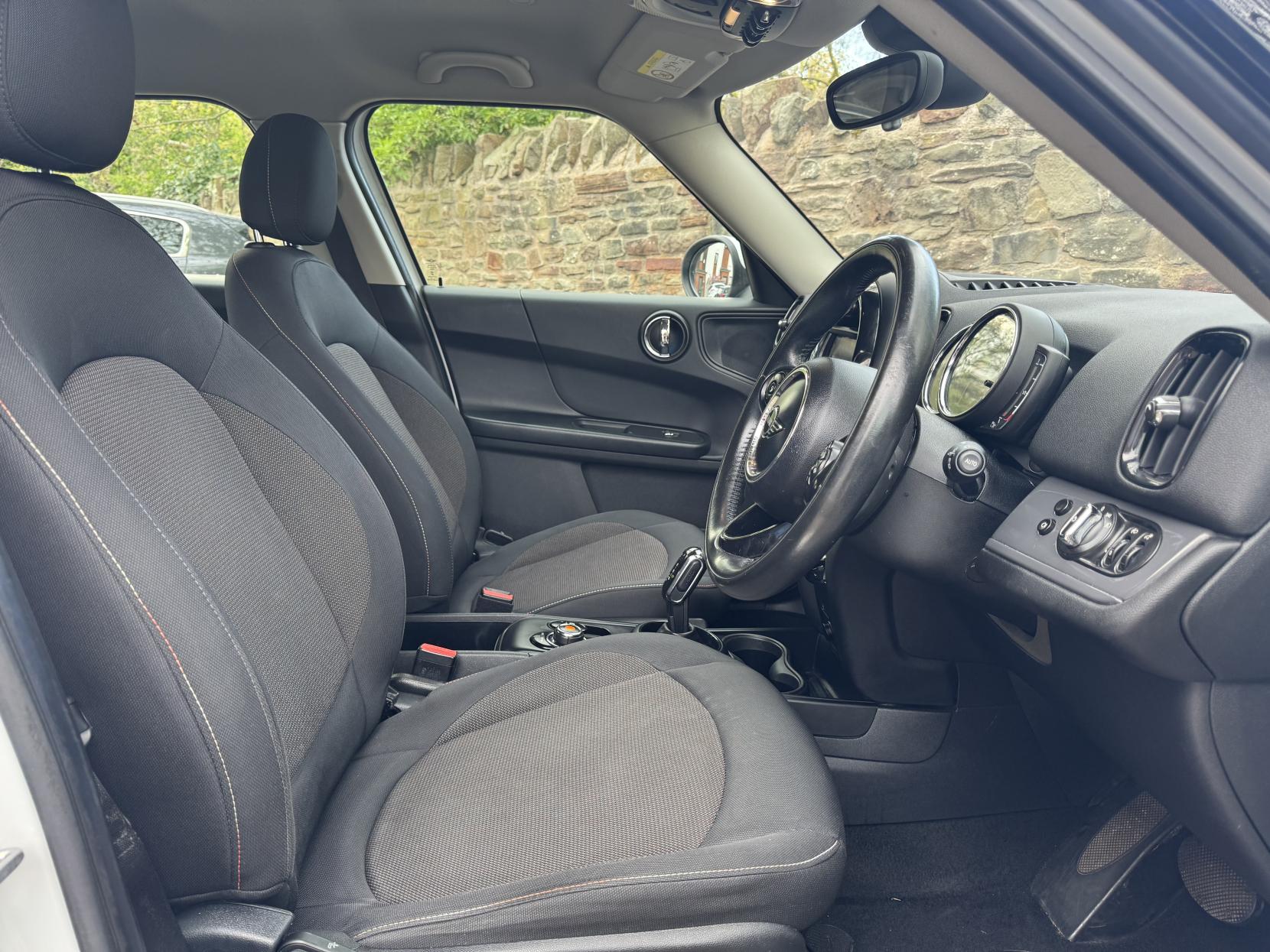 MINI Countryman 2.0 Cooper D SUV 5dr Diesel Auto Euro 6 (s/s) (150 ps)