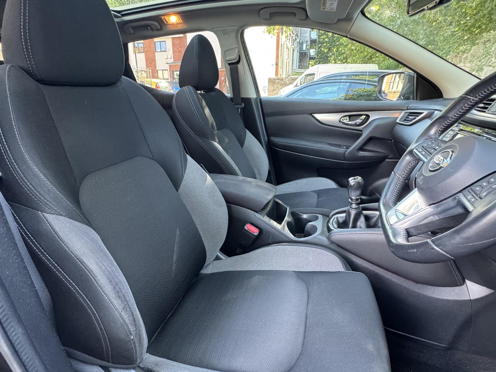 Nissan Qashqai 1.2 DIG-T N-Connecta SUV 5dr Petrol Manual Euro 6 (s/s) (115 ps)