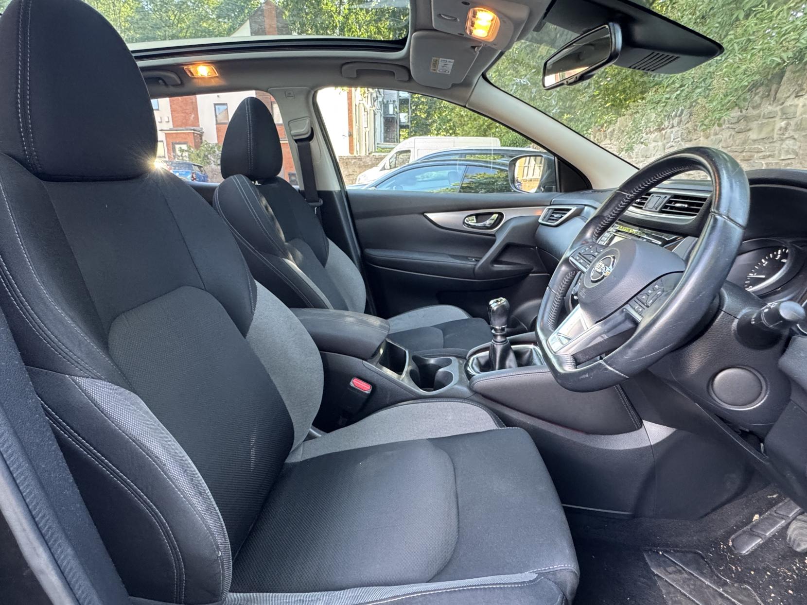 Nissan Qashqai 1.2 DIG-T N-Connecta SUV 5dr Petrol Manual Euro 6 (s/s) (115 ps)