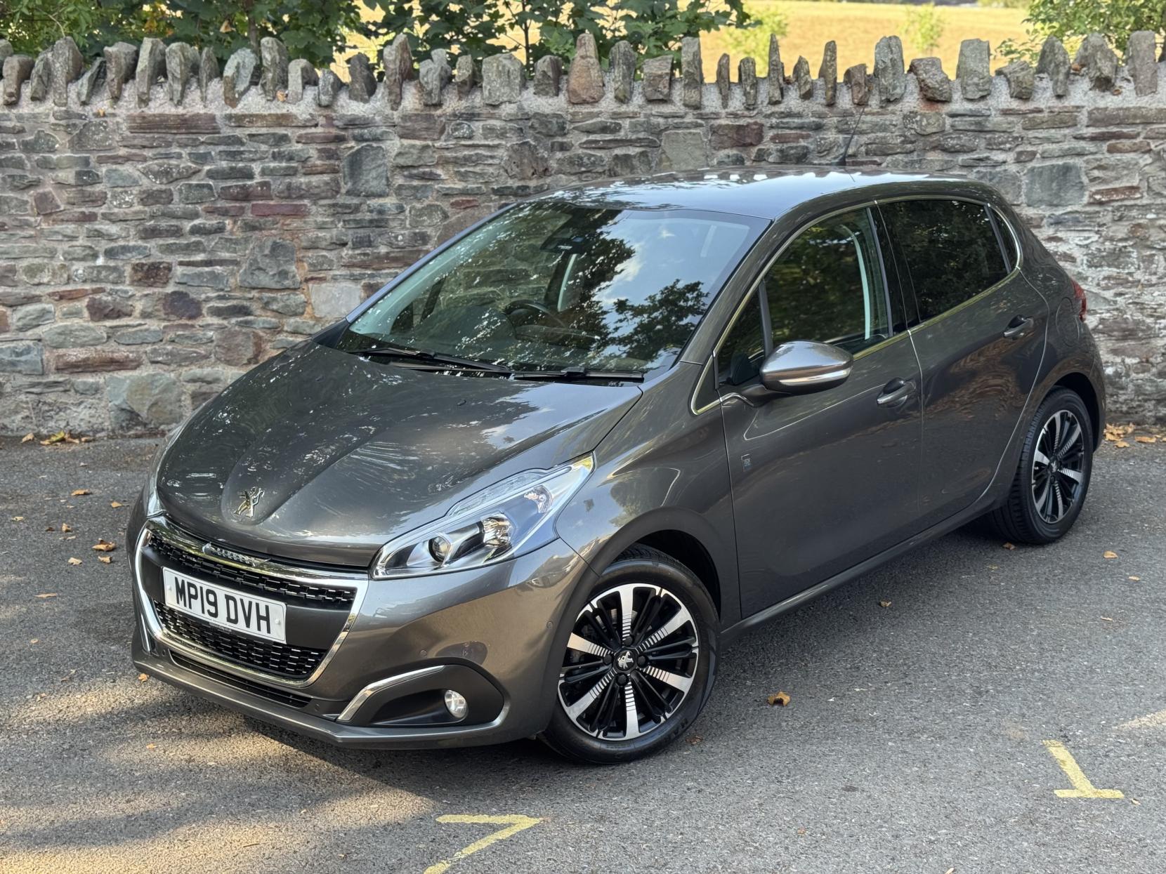 Peugeot 208 1.2 PureTech Tech Edition Hatchback 5dr Petrol Manual Euro 6 (s/s) (82 ps)