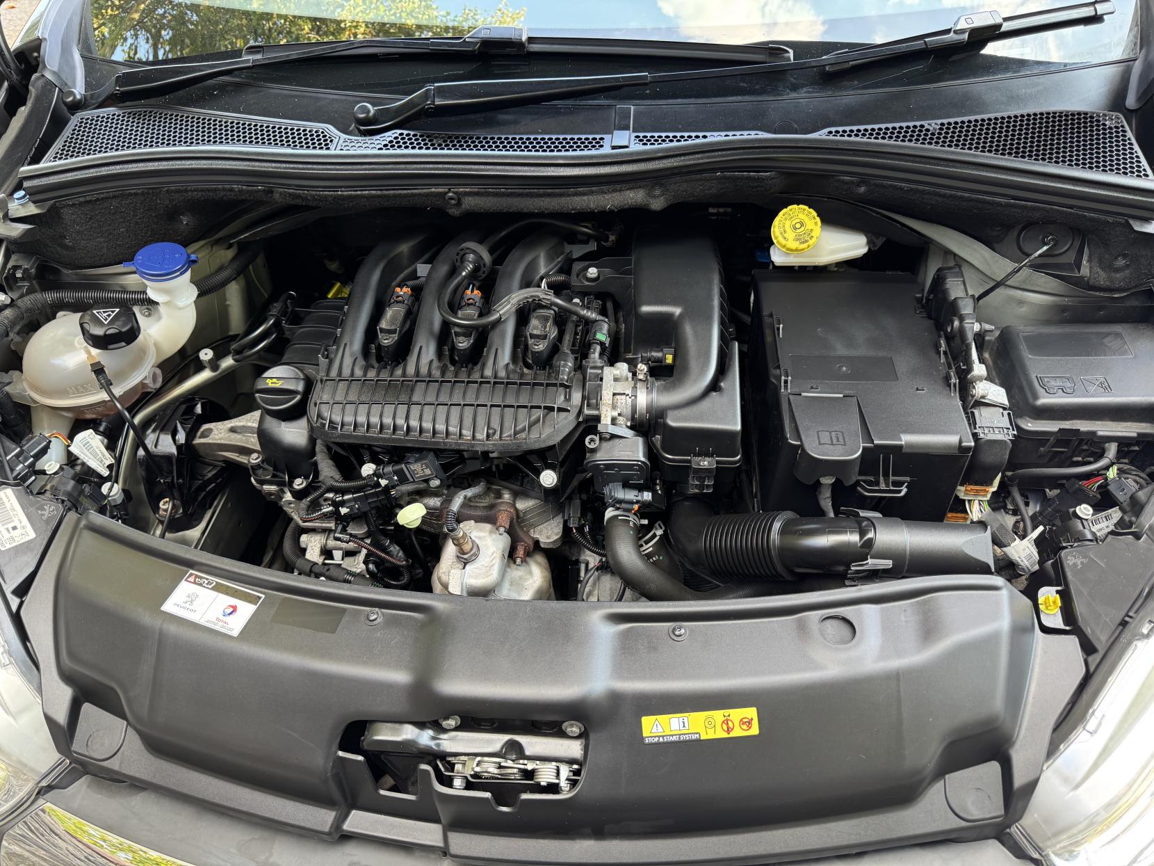 Peugeot 208 1.2 PureTech Tech Edition Hatchback 5dr Petrol Manual Euro 6 (s/s) (82 ps)