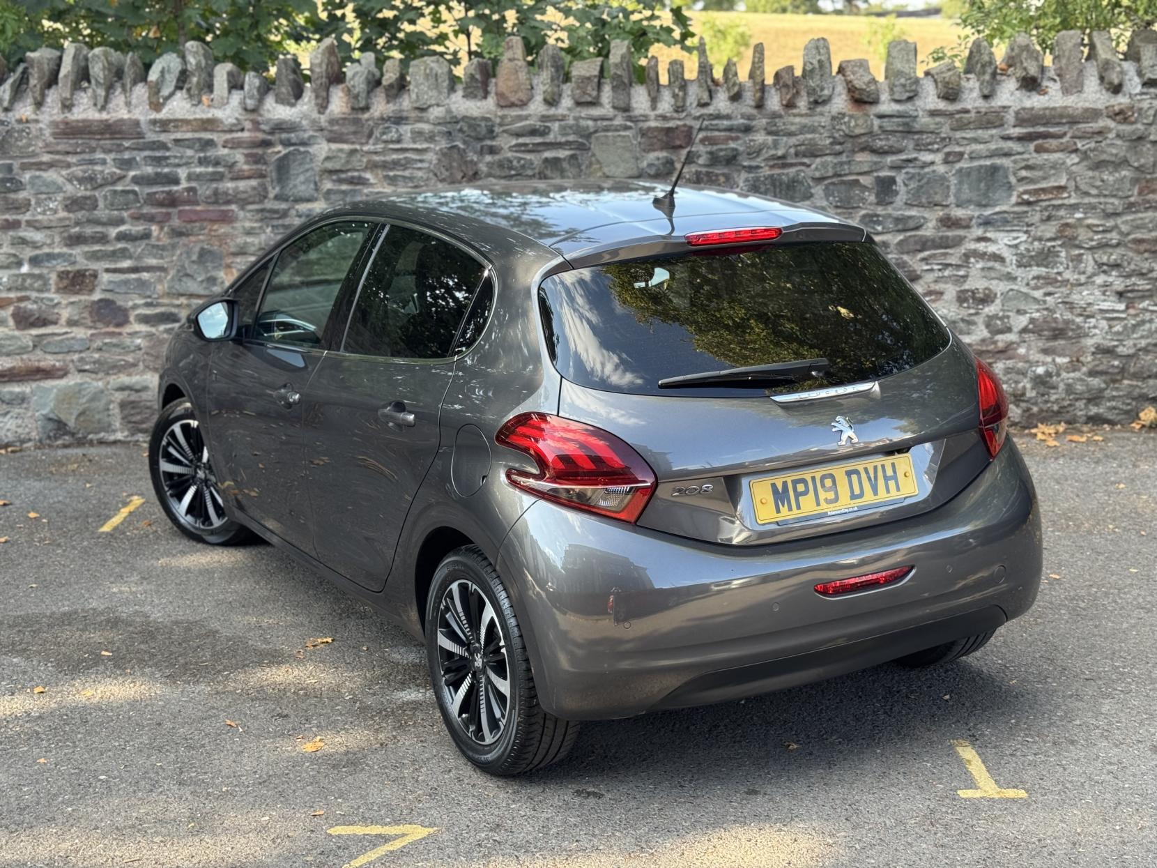 Peugeot 208 1.2 PureTech Tech Edition Hatchback 5dr Petrol Manual Euro 6 (s/s) (82 ps)