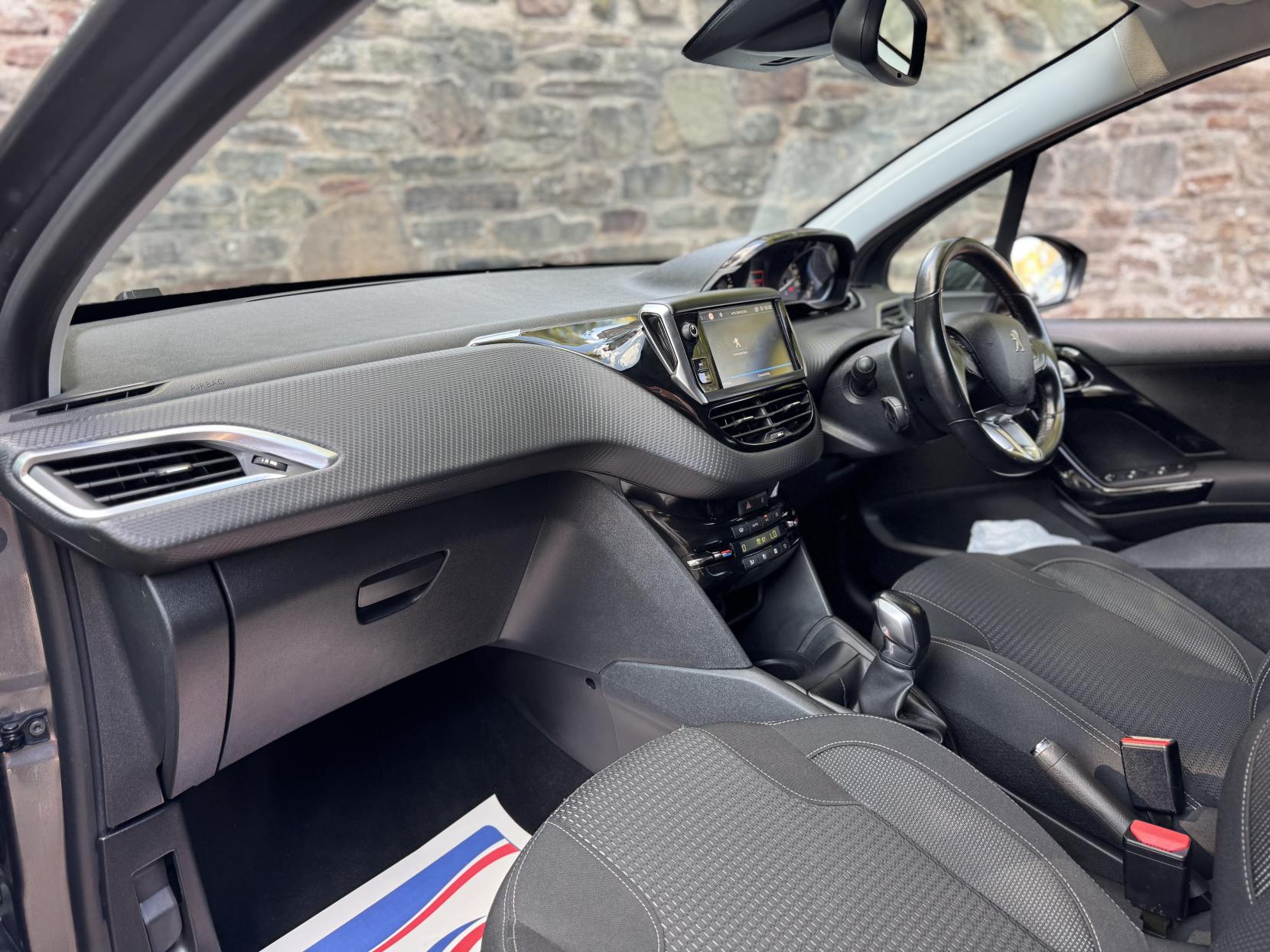 Peugeot 208 1.2 PureTech Tech Edition Hatchback 5dr Petrol Manual Euro 6 (s/s) (82 ps)