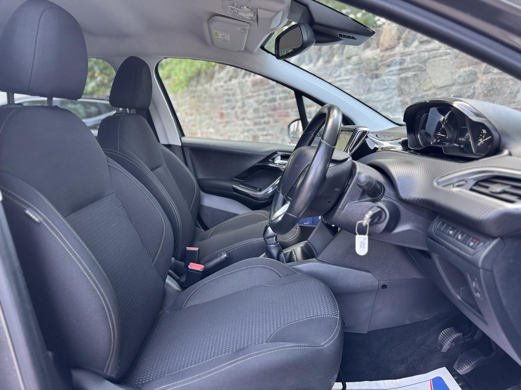 Peugeot 208 1.2 PureTech Tech Edition Hatchback 5dr Petrol Manual Euro 6 (s/s) (82 ps)