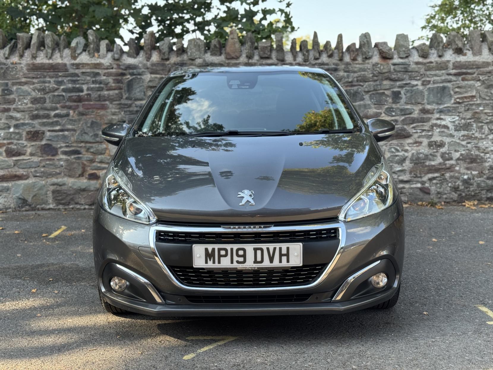 Peugeot 208 1.2 PureTech Tech Edition Hatchback 5dr Petrol Manual Euro 6 (s/s) (82 ps)