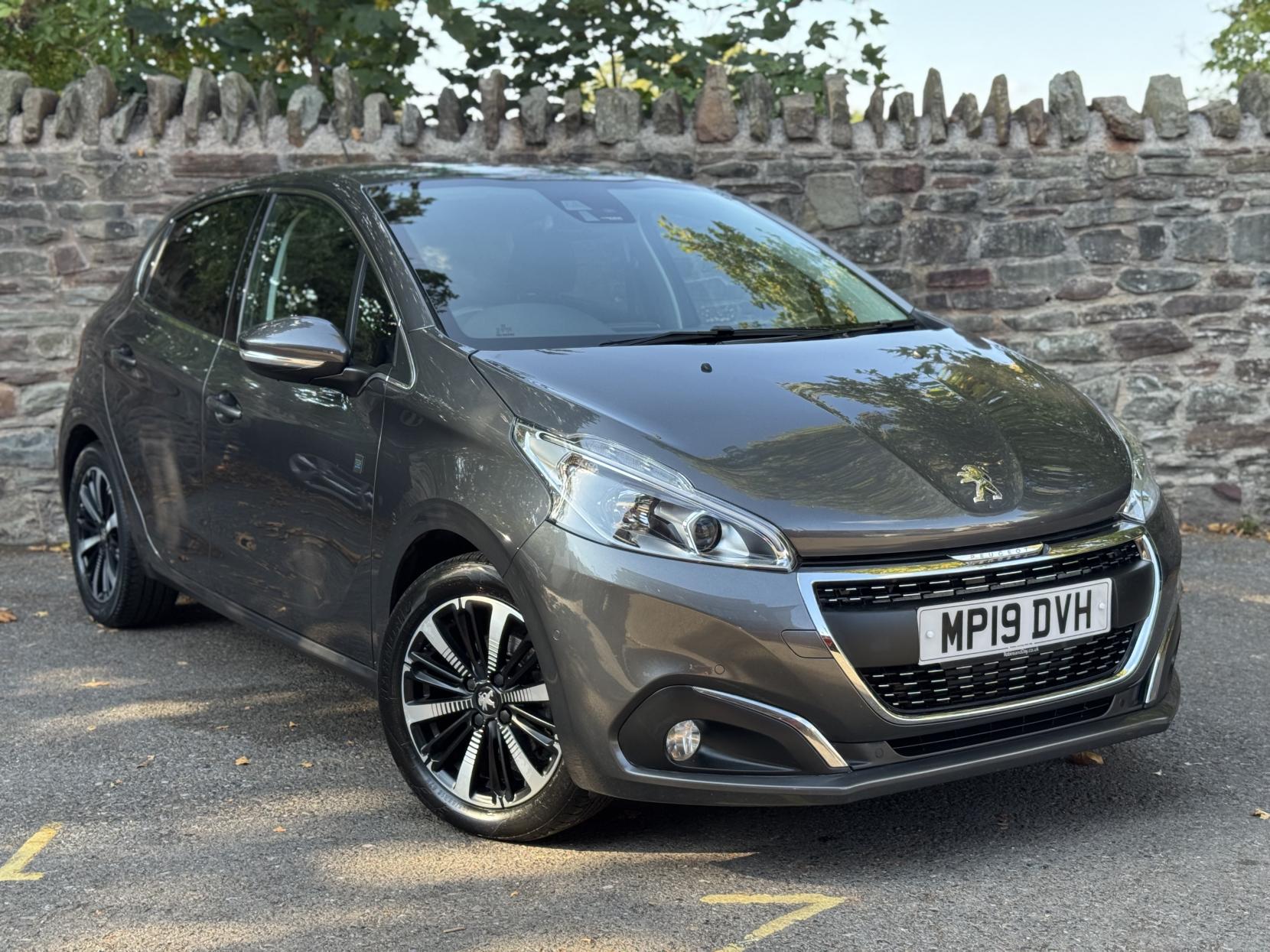 Peugeot 208 1.2 PureTech Tech Edition Hatchback 5dr Petrol Manual Euro 6 (s/s) (82 ps)