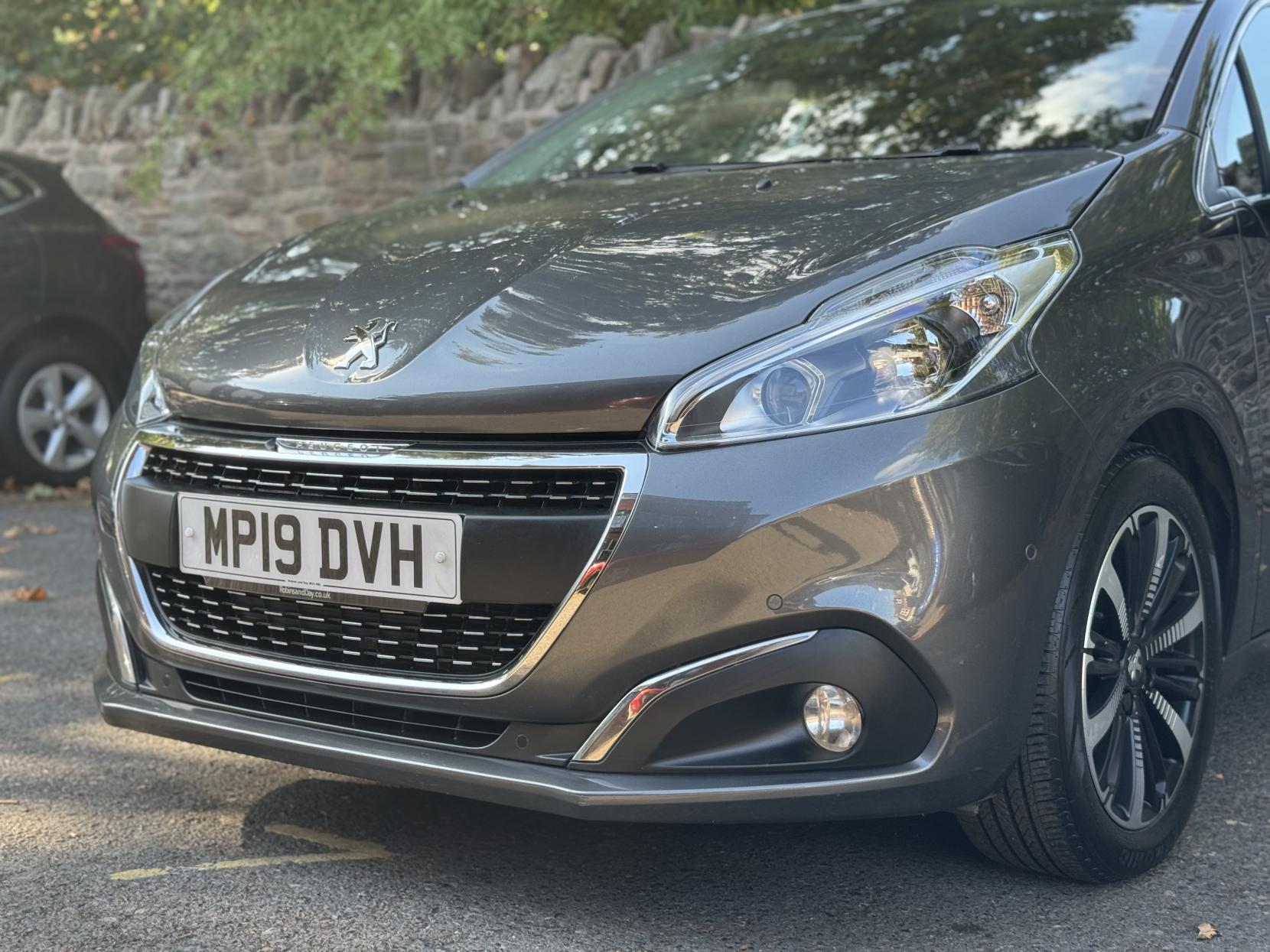 Peugeot 208 1.2 PureTech Tech Edition Hatchback 5dr Petrol Manual Euro 6 (s/s) (82 ps)