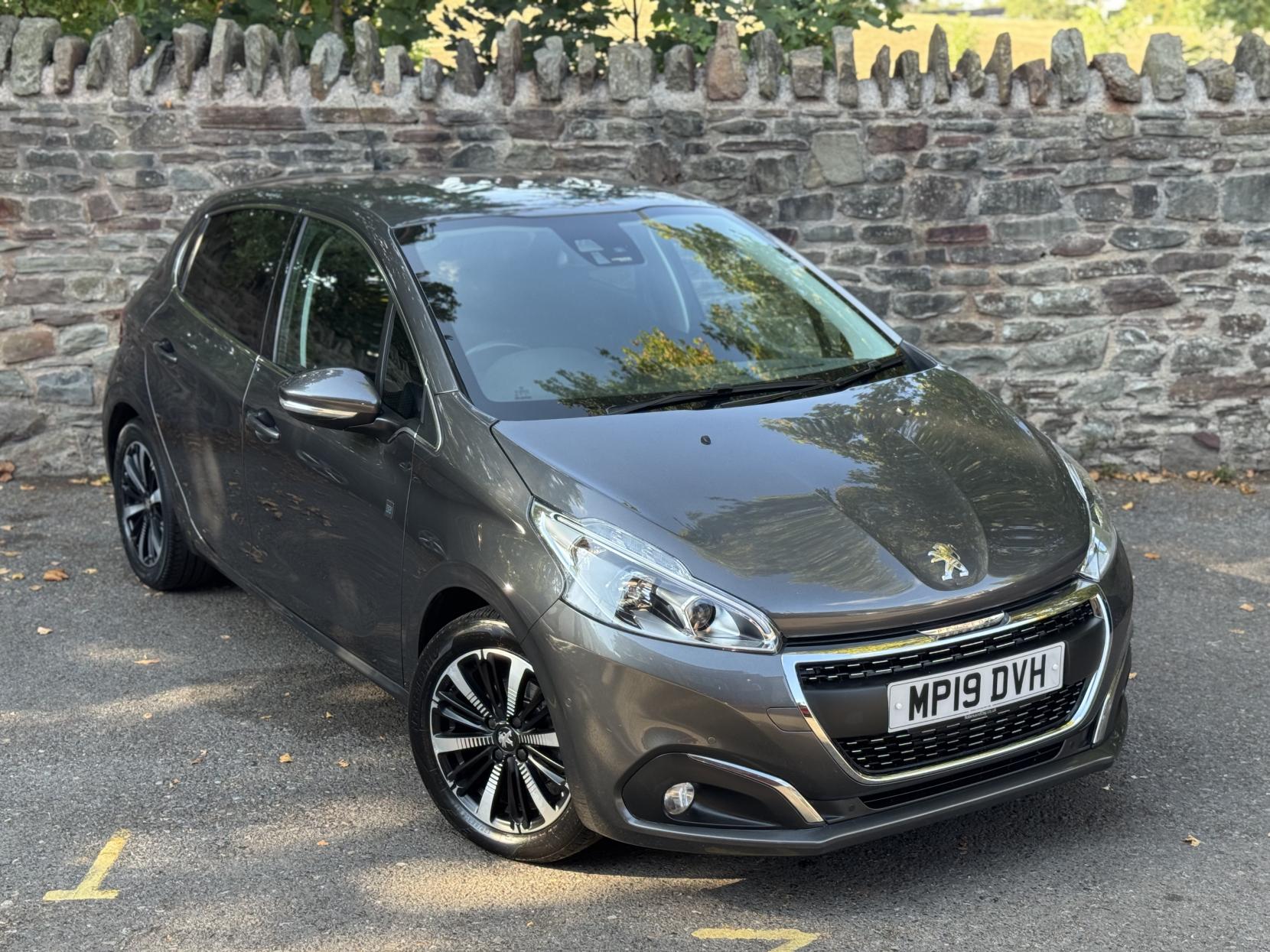 Peugeot 208 1.2 PureTech Tech Edition Hatchback 5dr Petrol Manual Euro 6 (s/s) (82 ps)