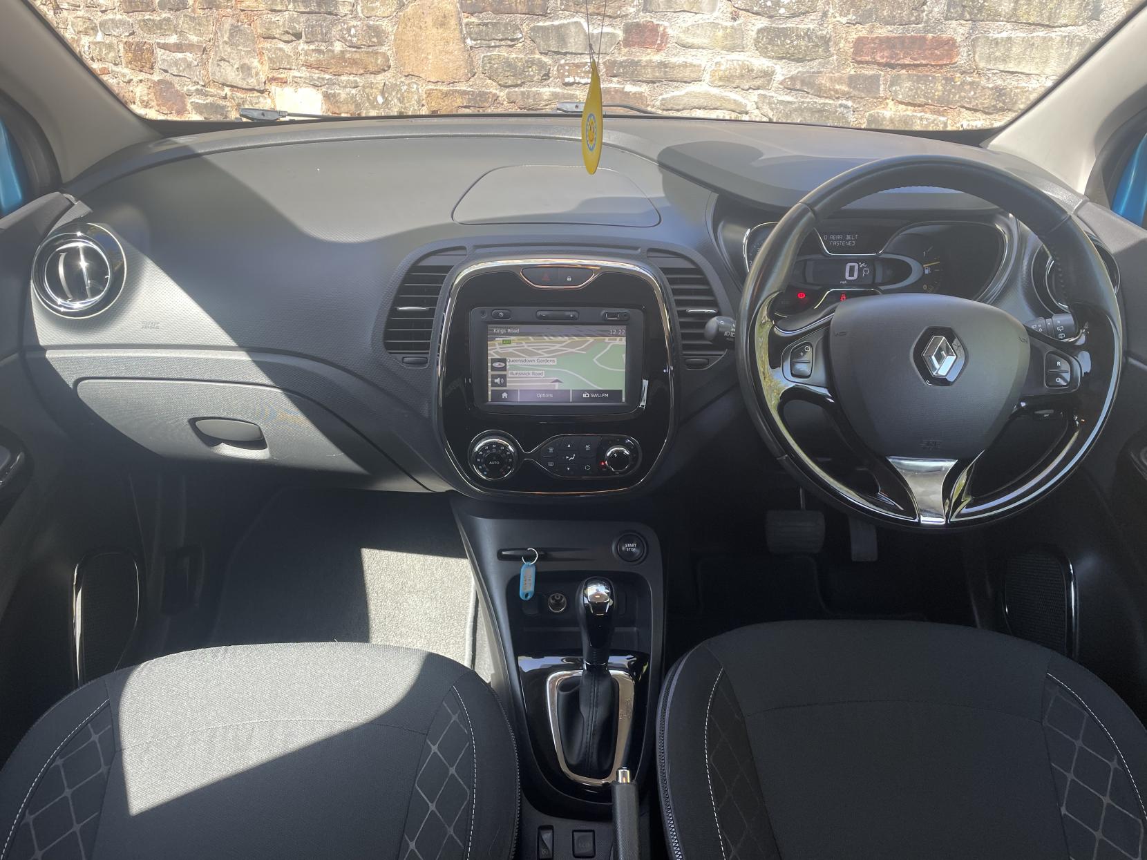Renault Captur 1.5 dCi Dynamique S MediaNav SUV 5dr Diesel EDC Euro 5 (90 ps)