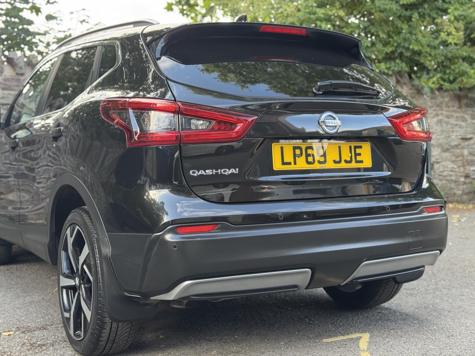 Nissan Qashqai 1.3 DIG-T Tekna SUV 5dr Petrol Manual Euro 6 (s/s) (140 ps)