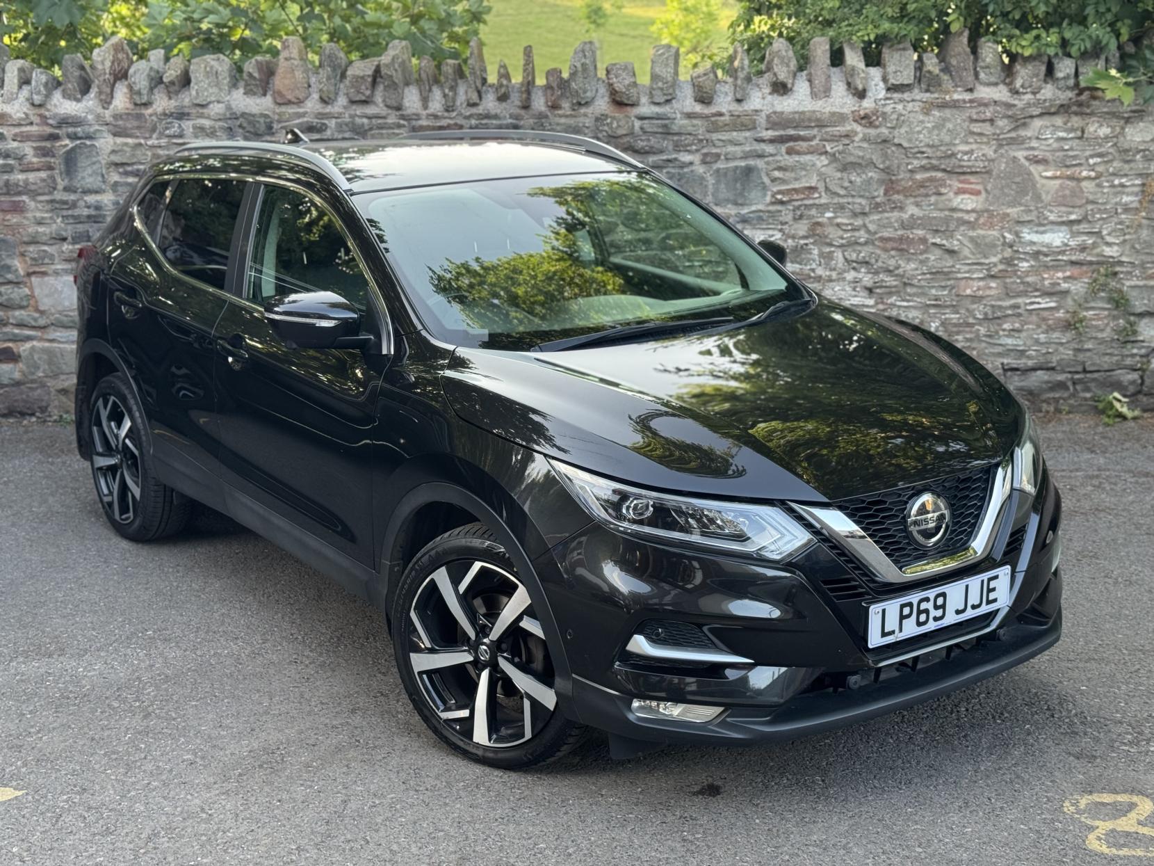 Nissan Qashqai 1.3 DIG-T Tekna SUV 5dr Petrol Manual Euro 6 (s/s) (140 ps)