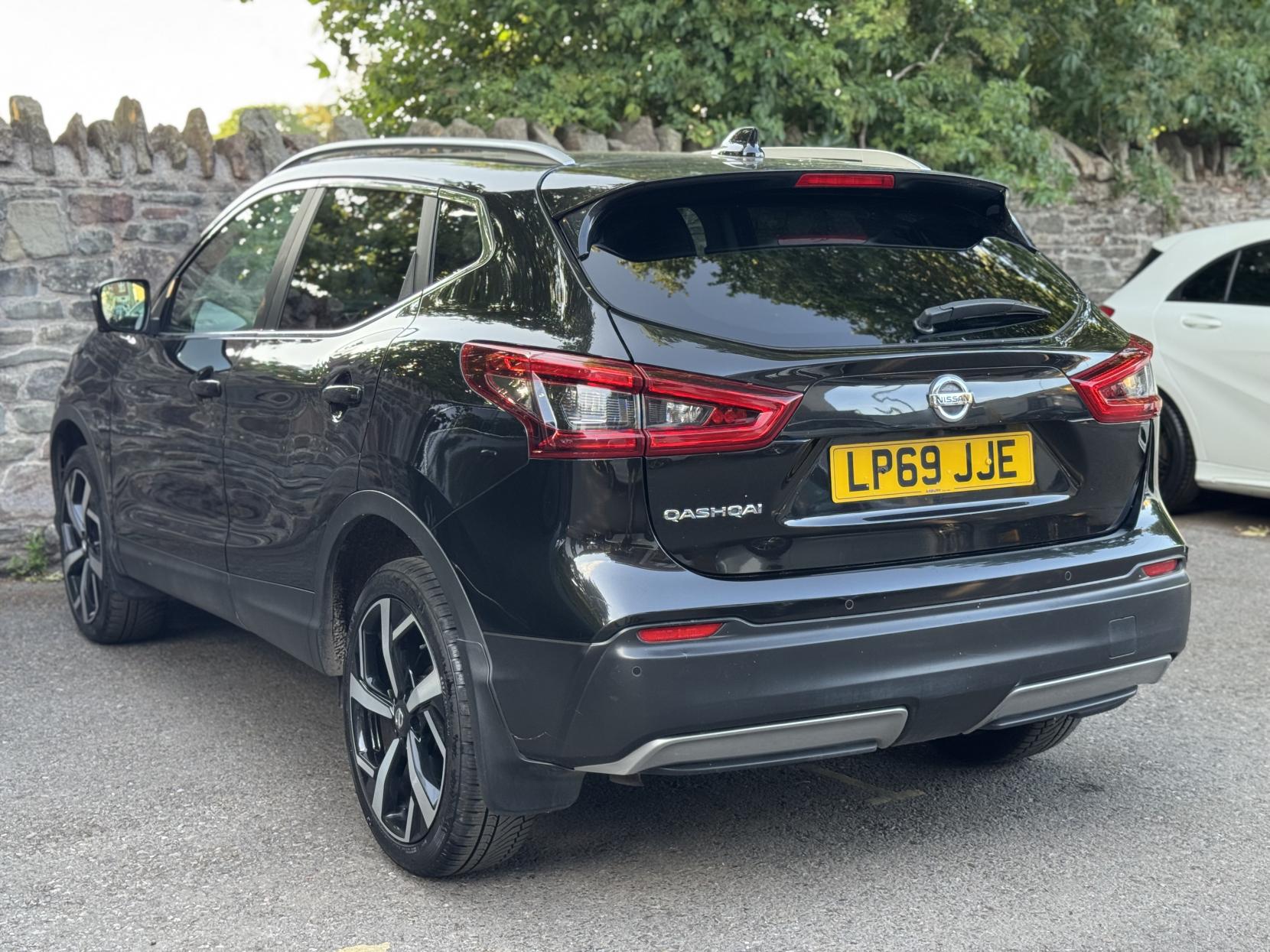 Nissan Qashqai 1.3 DIG-T Tekna SUV 5dr Petrol Manual Euro 6 (s/s) (140 ps)