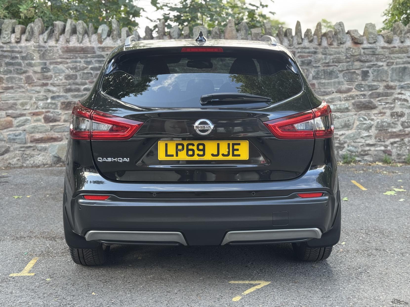 Nissan Qashqai 1.3 DIG-T Tekna SUV 5dr Petrol Manual Euro 6 (s/s) (140 ps)