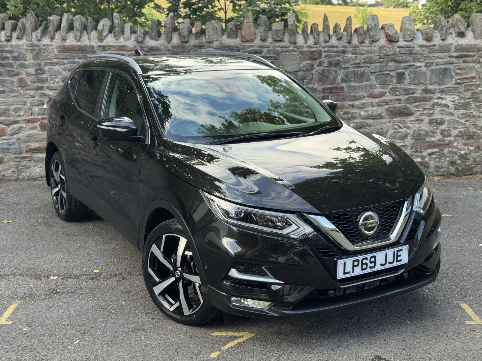 Nissan Qashqai 1.3 DIG-T Tekna SUV 5dr Petrol Manual Euro 6 (s/s) (140 ps)