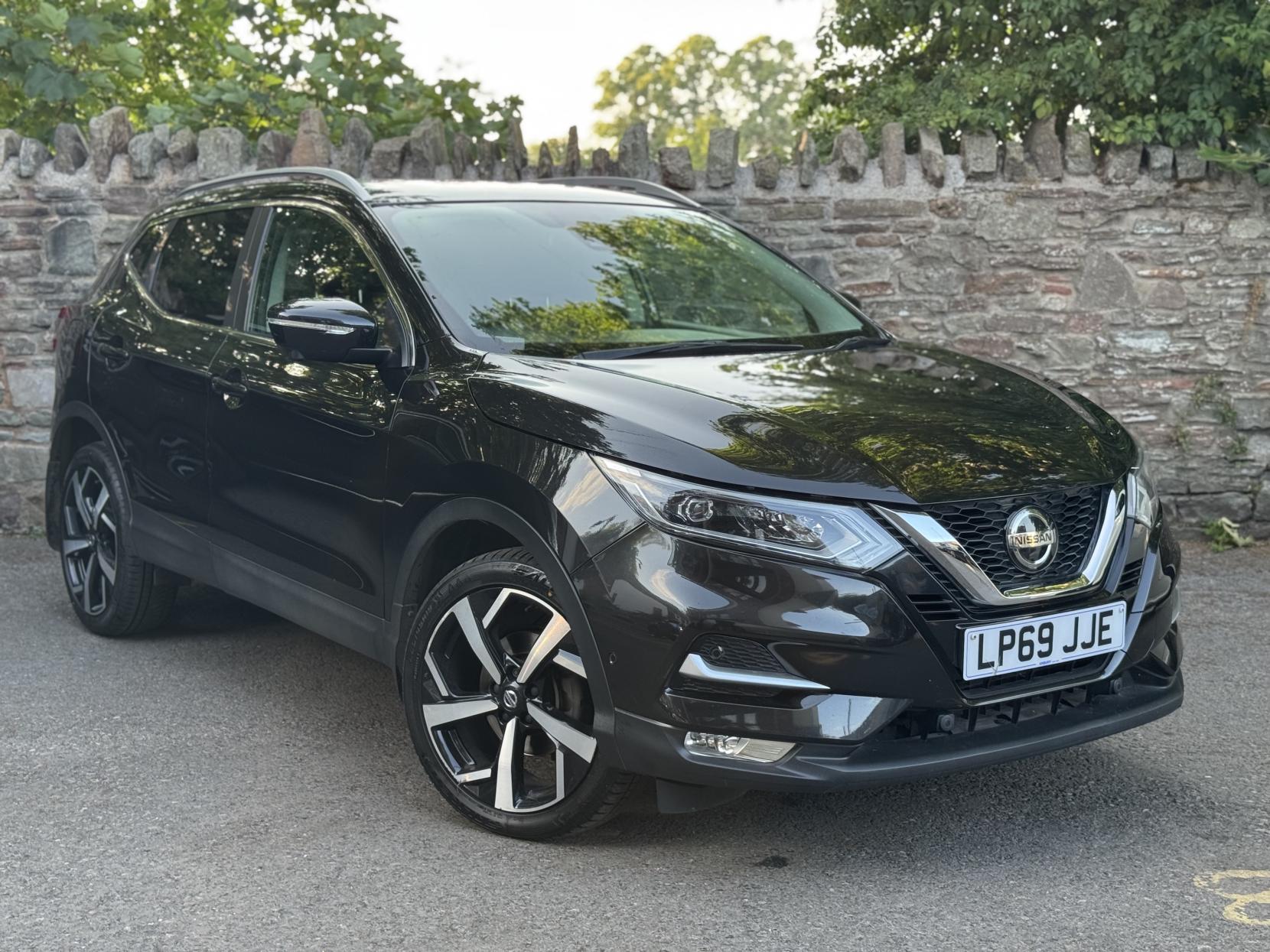 Nissan Qashqai 1.3 DIG-T Tekna SUV 5dr Petrol Manual Euro 6 (s/s) (140 ps)
