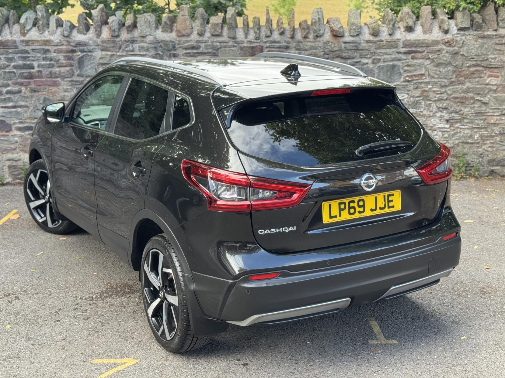 Nissan Qashqai 1.3 DIG-T Tekna SUV 5dr Petrol Manual Euro 6 (s/s) (140 ps)