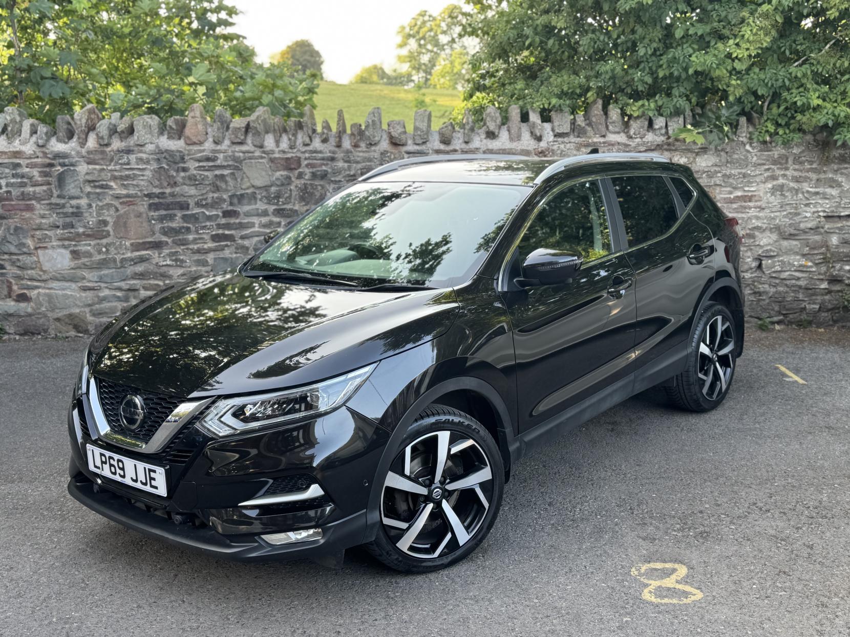 Nissan Qashqai 1.3 DIG-T Tekna SUV 5dr Petrol Manual Euro 6 (s/s) (140 ps)