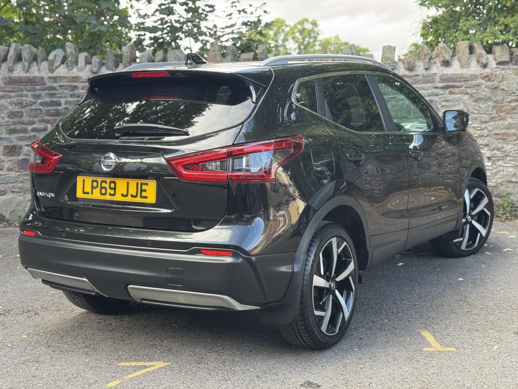 Nissan Qashqai 1.3 DIG-T Tekna SUV 5dr Petrol Manual Euro 6 (s/s) (140 ps)