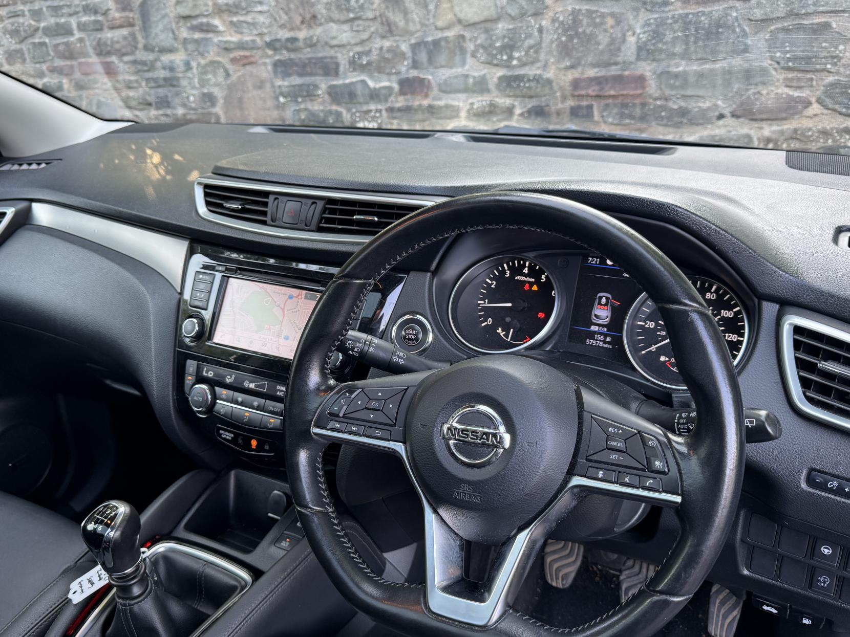 Nissan Qashqai 1.3 DIG-T Tekna SUV 5dr Petrol Manual Euro 6 (s/s) (140 ps)
