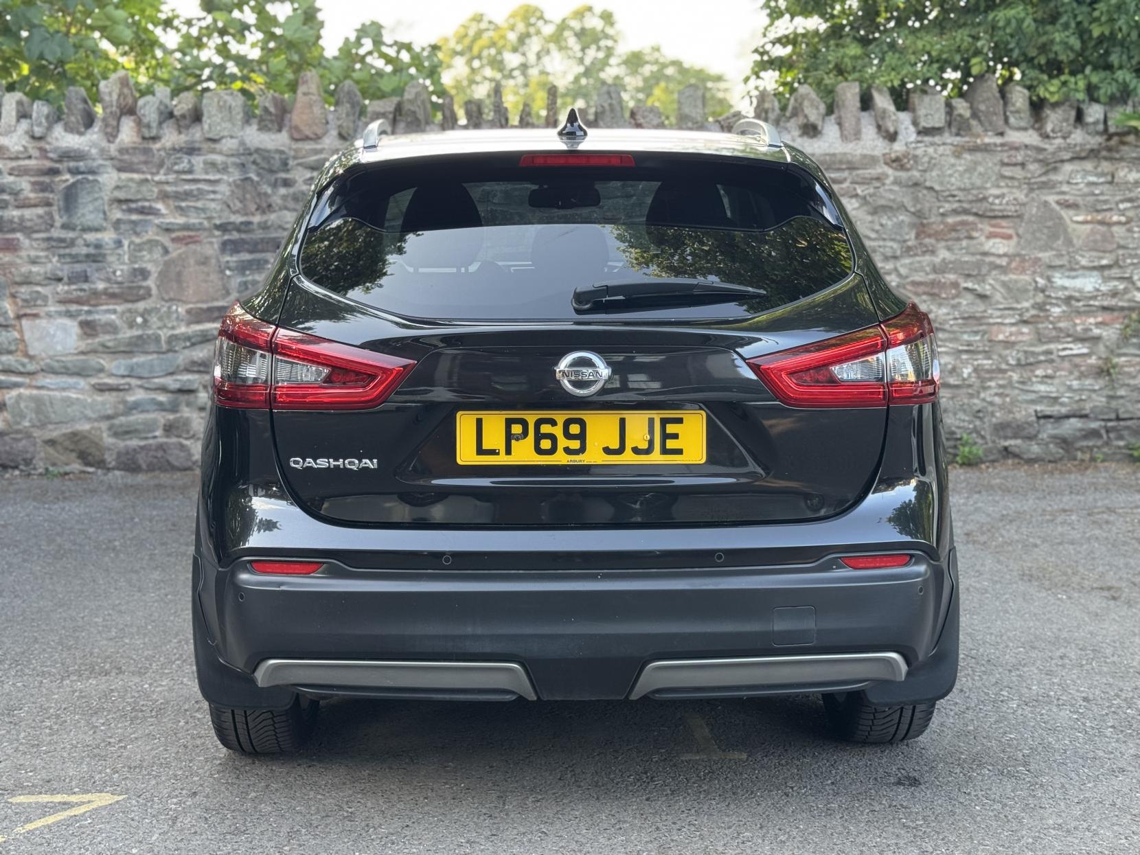 Nissan Qashqai 1.3 DIG-T Tekna SUV 5dr Petrol Manual Euro 6 (s/s) (140 ps)
