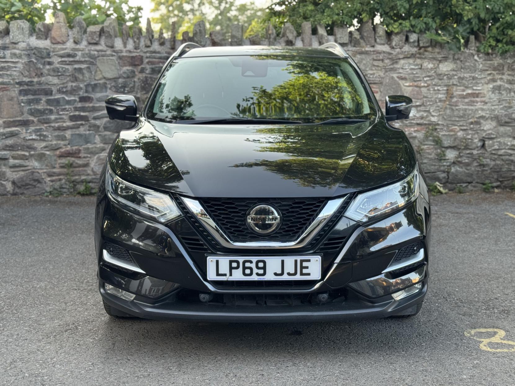 Nissan Qashqai 1.3 DIG-T Tekna SUV 5dr Petrol Manual Euro 6 (s/s) (140 ps)