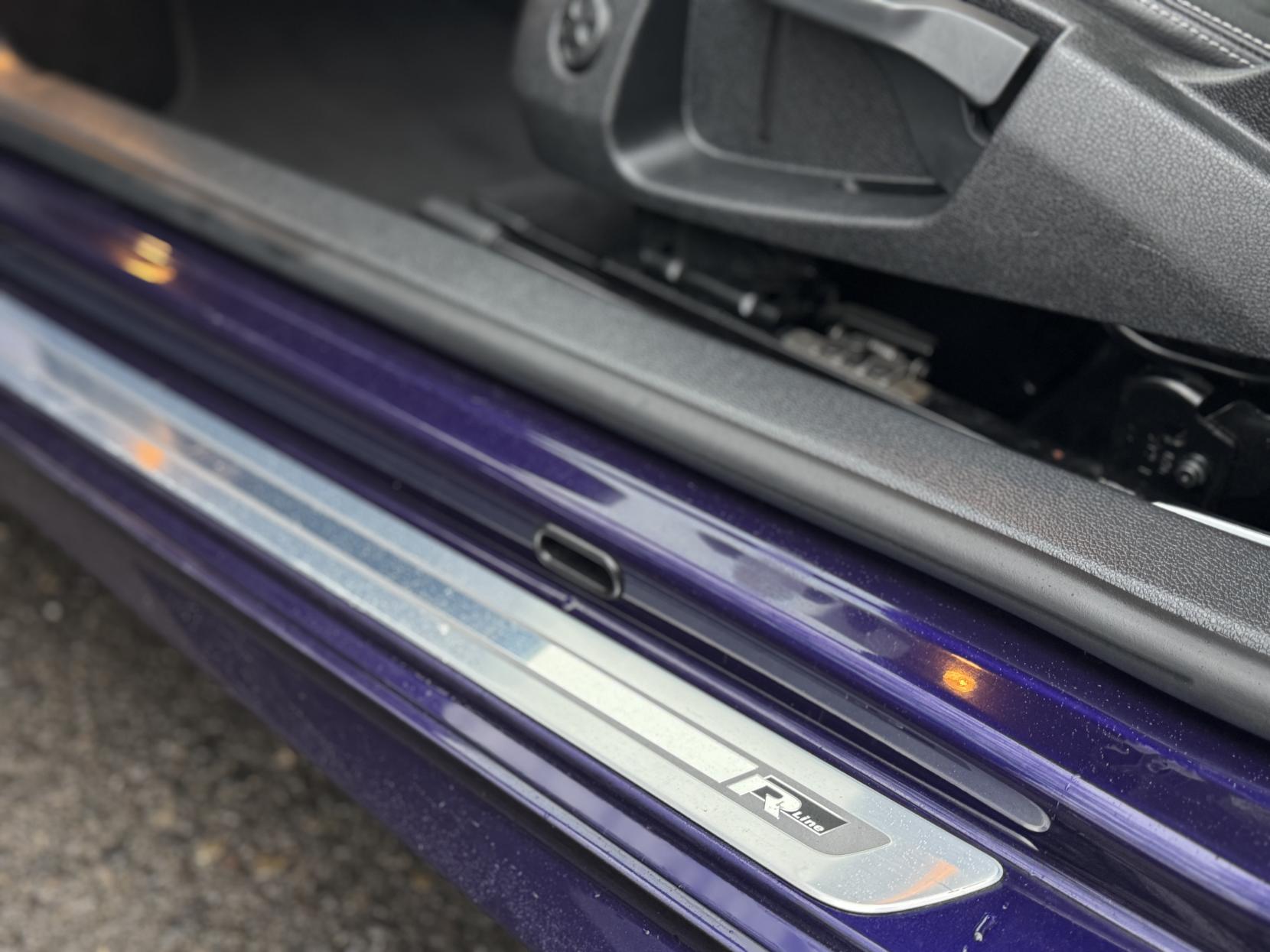 Volkswagen Scirocco 2.0 TDI BlueMotion Tech R-Line Hatchback 3dr Diesel DSG Euro 6 (s/s) (184 ps)