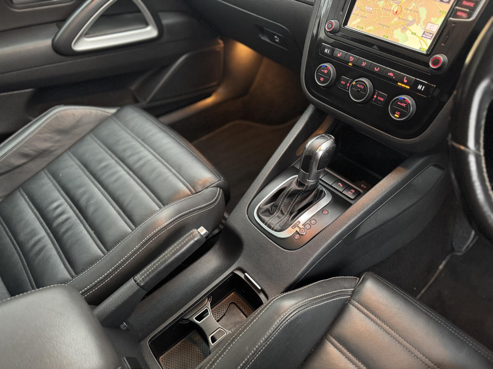 Volkswagen Scirocco 2.0 TDI BlueMotion Tech R-Line Hatchback 3dr Diesel DSG Euro 6 (s/s) (184 ps)