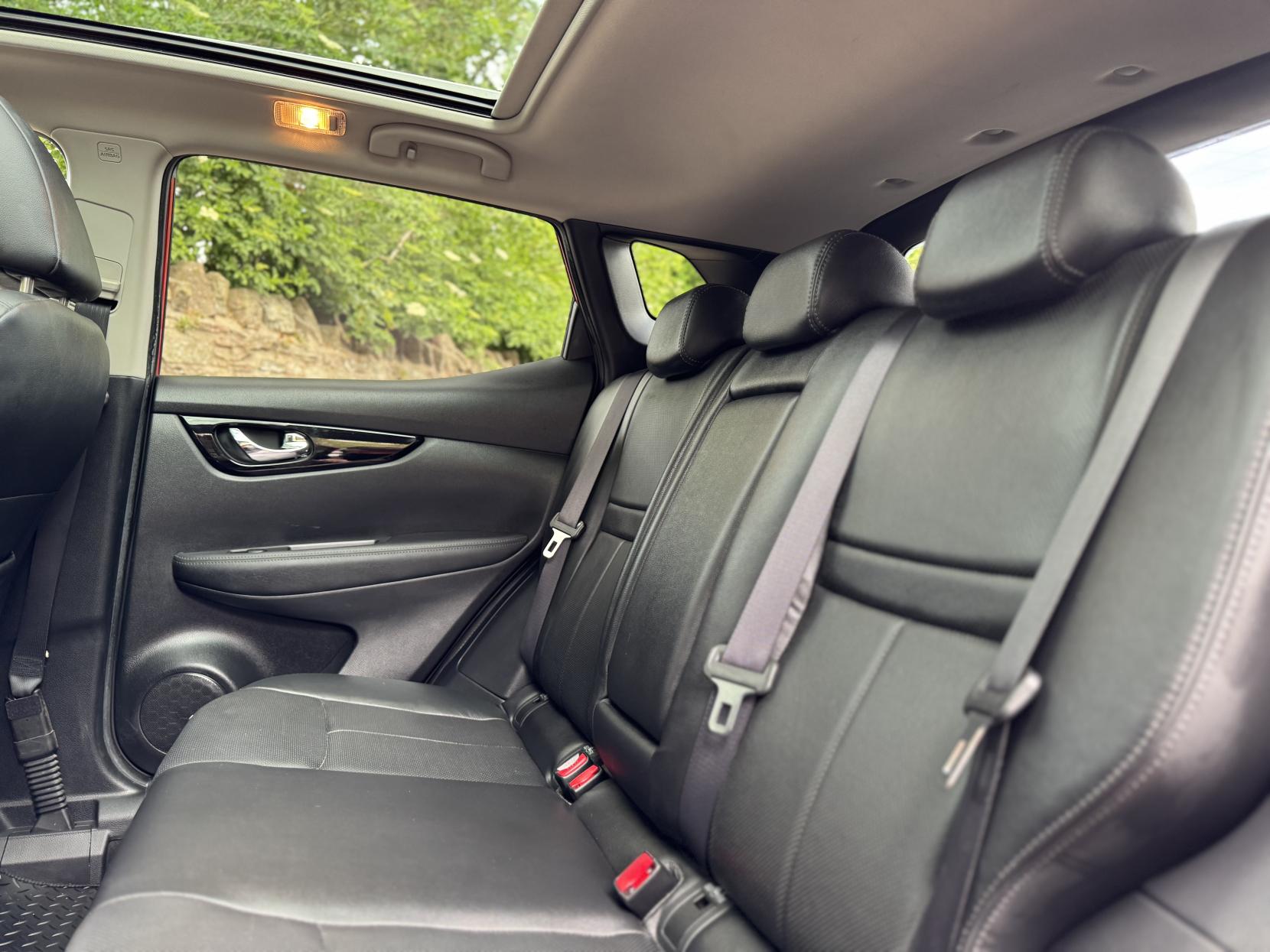Nissan Qashqai 1.5 dCi Tekna SUV 5dr Diesel Manual 2WD Euro 6 (s/s) (110 ps)