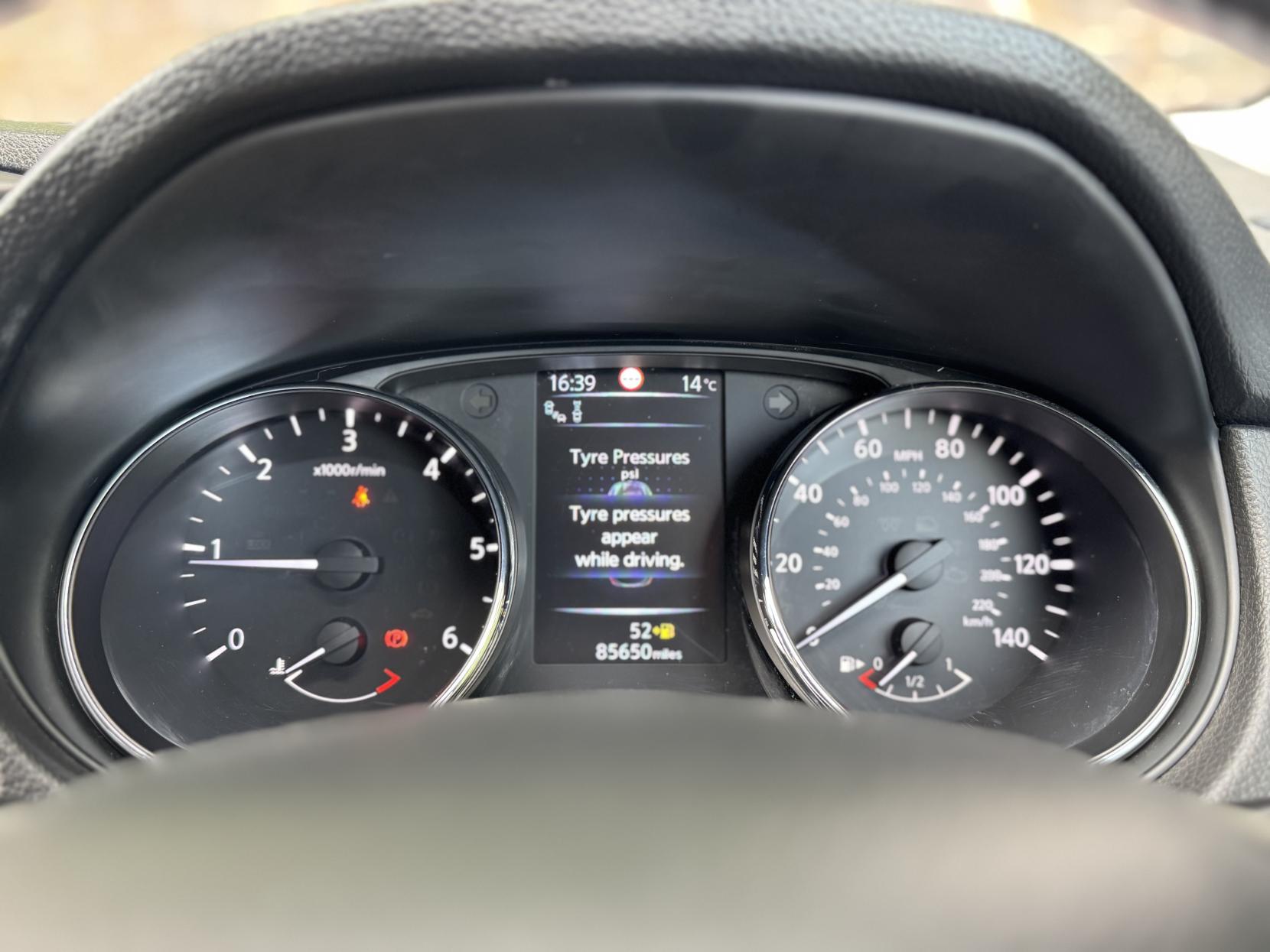 Nissan Qashqai 1.5 dCi Tekna SUV 5dr Diesel Manual 2WD Euro 6 (s/s) (110 ps)