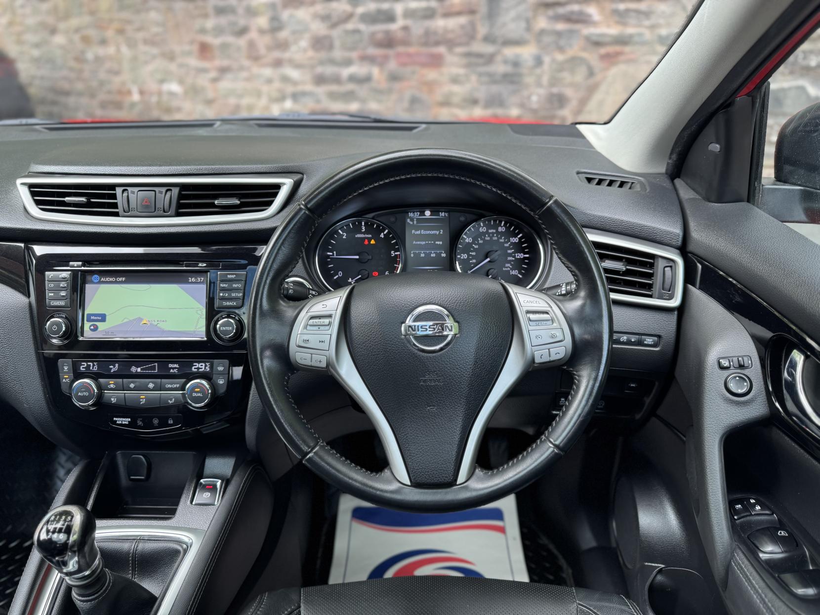 Nissan Qashqai 1.5 dCi Tekna SUV 5dr Diesel Manual 2WD Euro 6 (s/s) (110 ps)