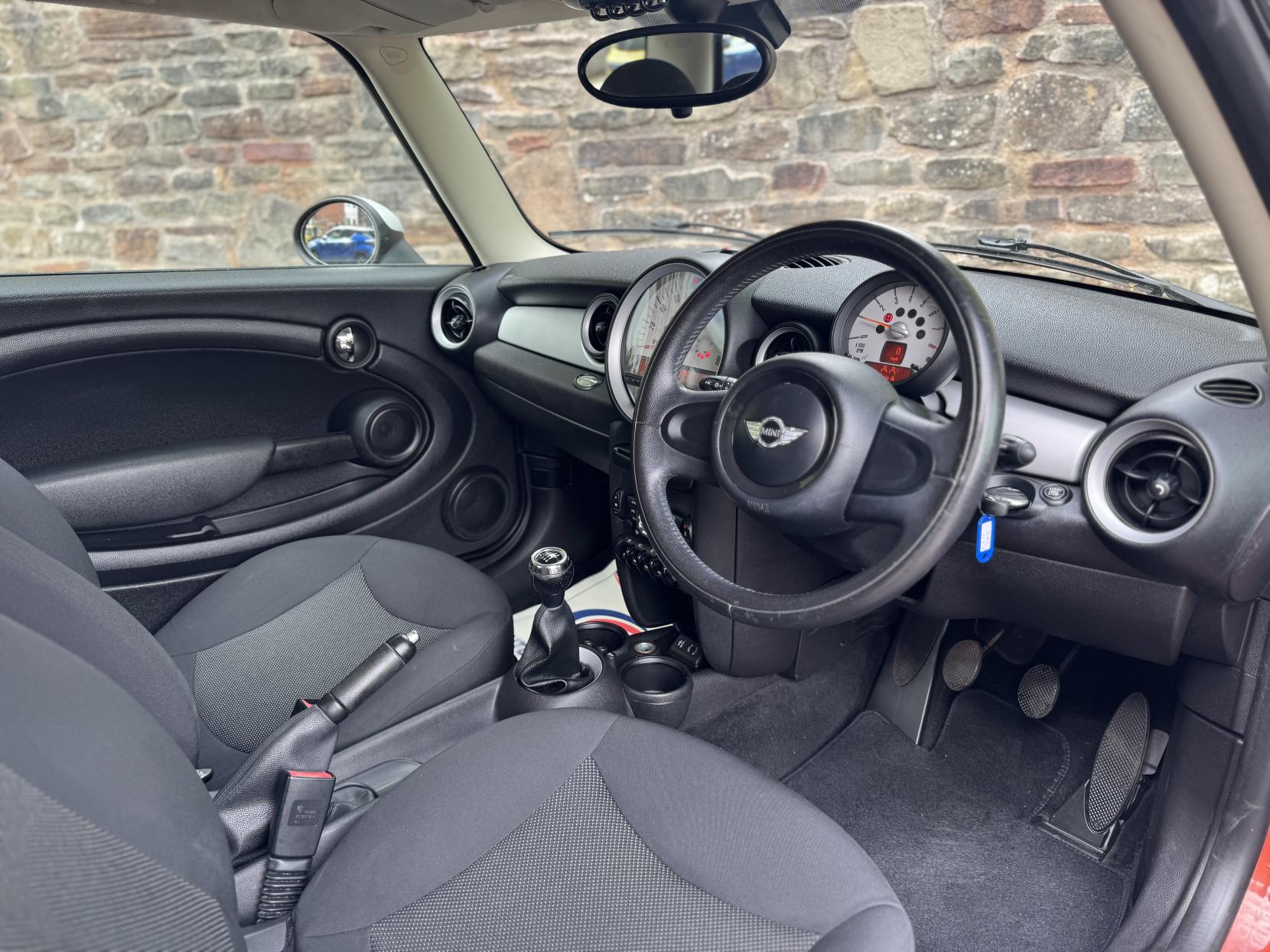 MINI Hatch 1.6 One Hatchback 3dr Petrol Manual Euro 5 (98 ps)
