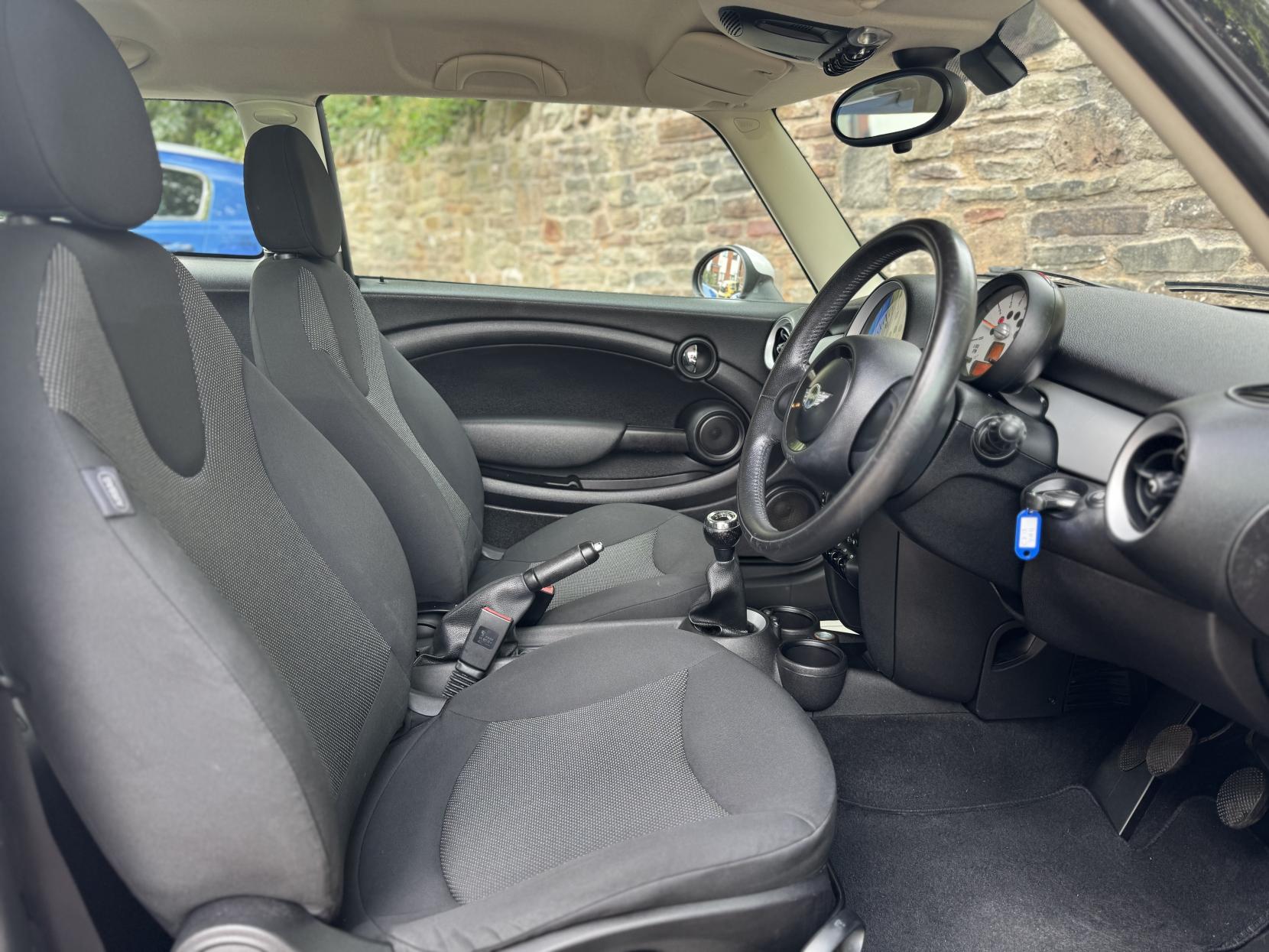 MINI Hatch 1.6 One Hatchback 3dr Petrol Manual Euro 5 (98 ps)