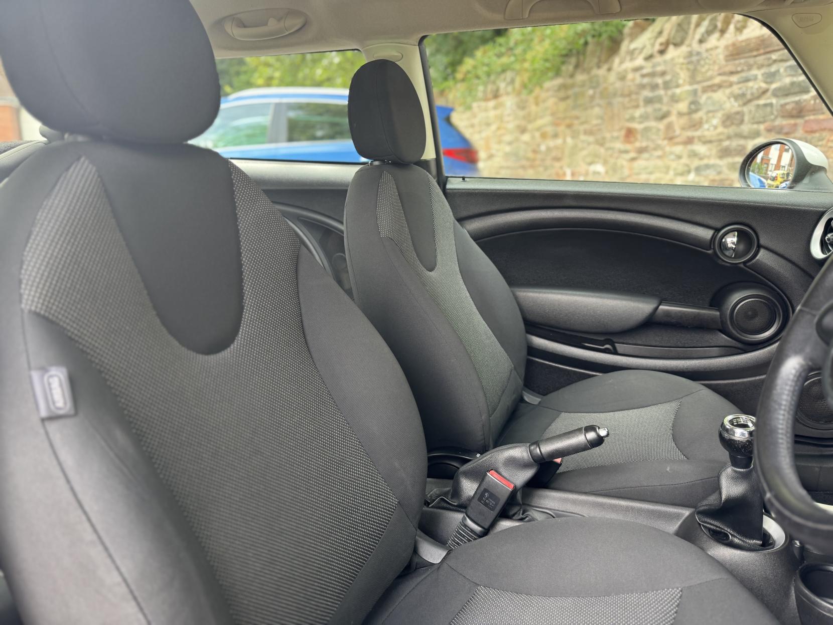 MINI Hatch 1.6 One Hatchback 3dr Petrol Manual Euro 5 (98 ps)