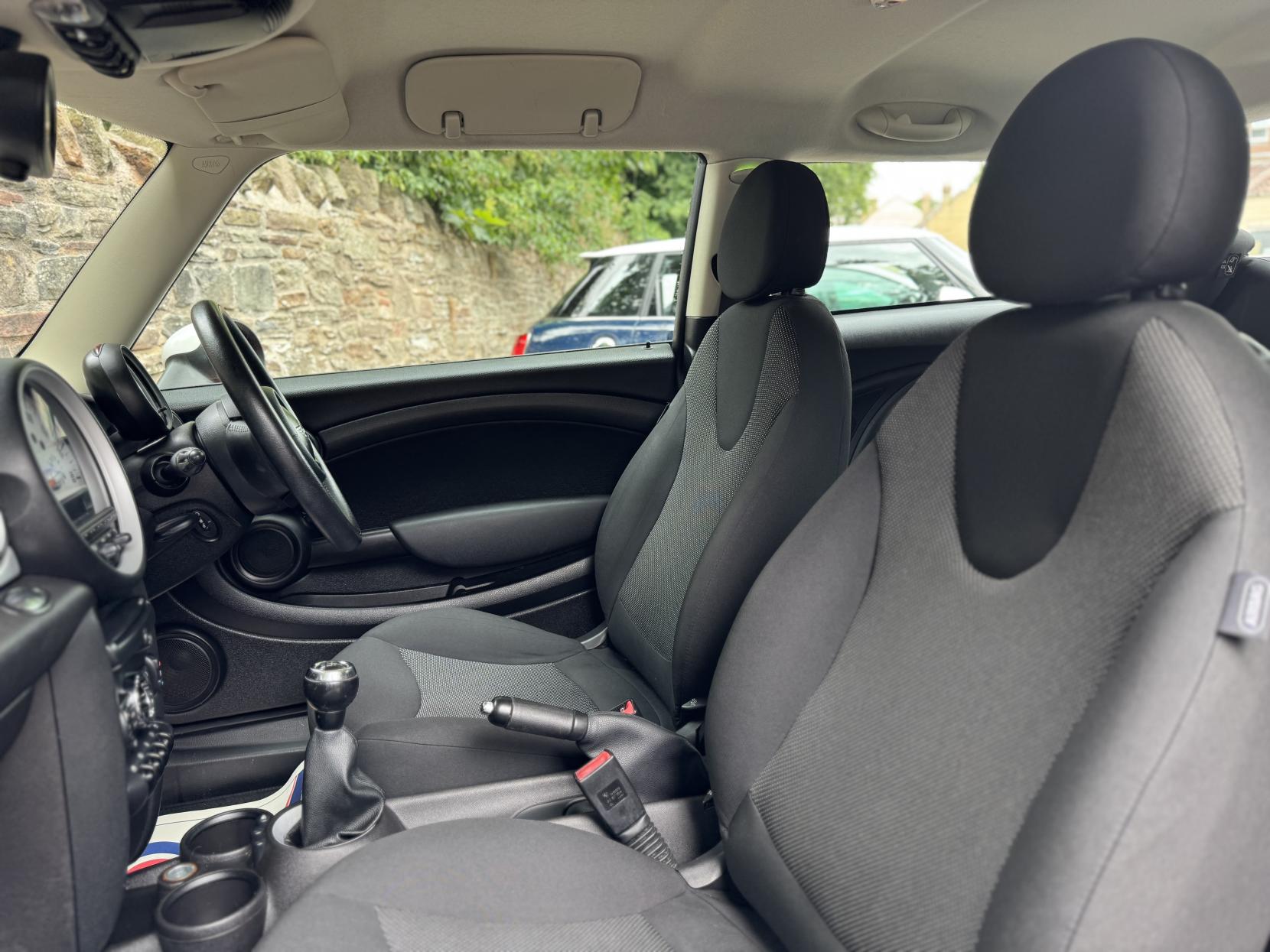 MINI Hatch 1.6 One Hatchback 3dr Petrol Manual Euro 5 (98 ps)