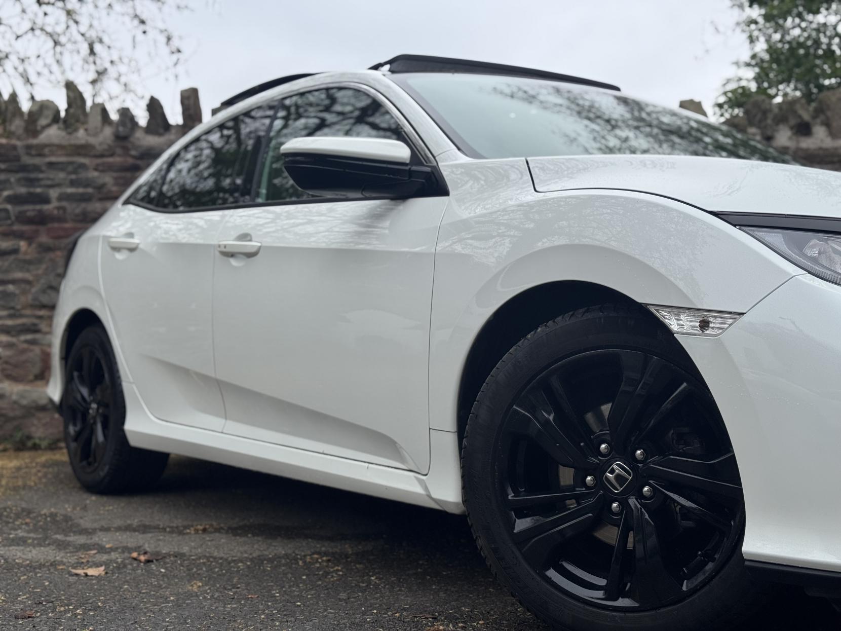 Honda Civic 1.0 VTEC Turbo EX Hatchback 5dr Petrol CVT Euro 6 (s/s) (126 ps)